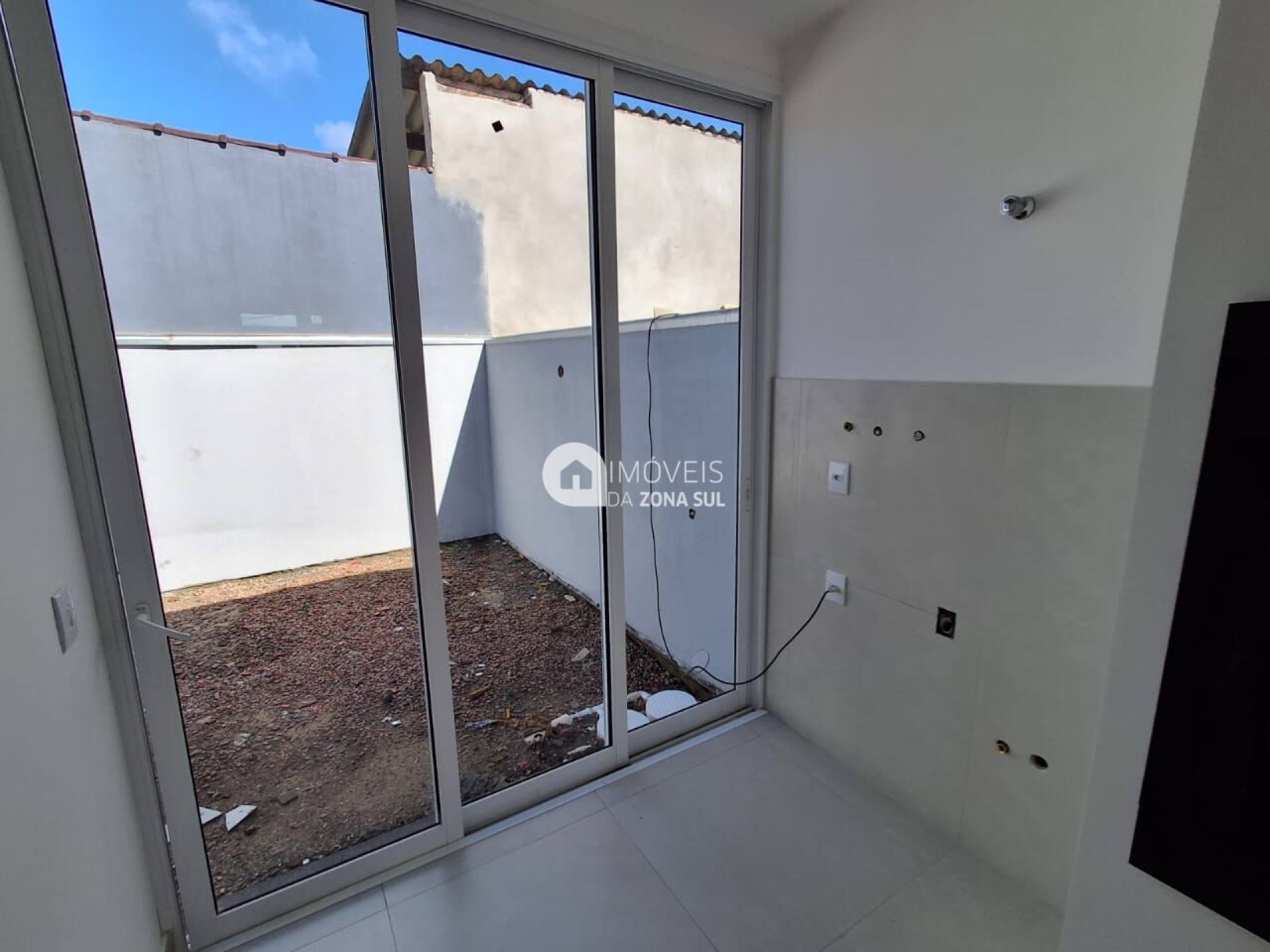 Casa para Vender com 1 vaga de garagem com 3 quartos 2 banheiros 1 suíte no bairro Aberta dos Morros em Porto Alegre/RS