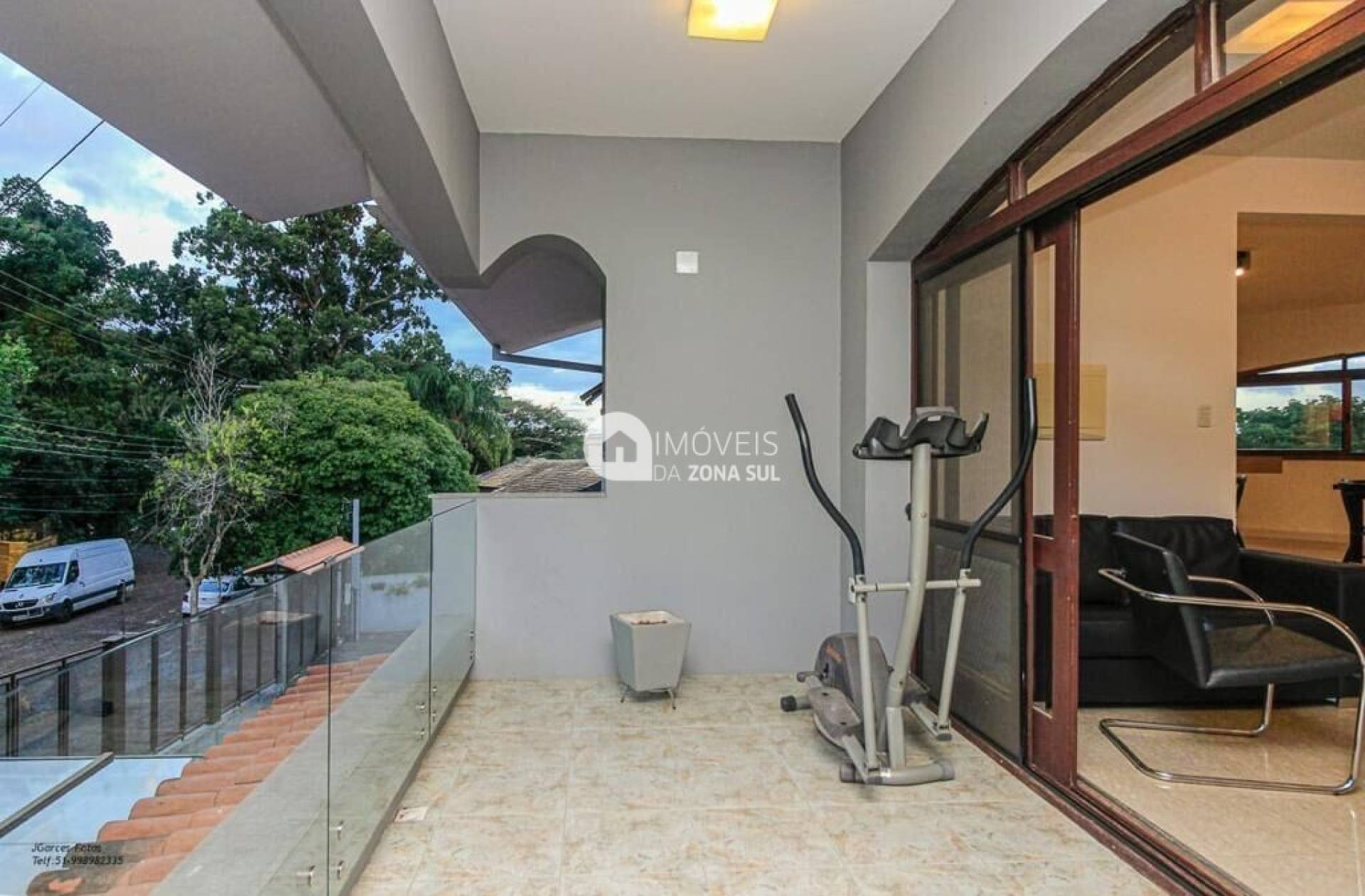 Casa para Vender com 3 vagas de garagem com 4 quartos 8 banheiros 4 suítes no bairro Sétimo Céu em Porto Alegre/RS