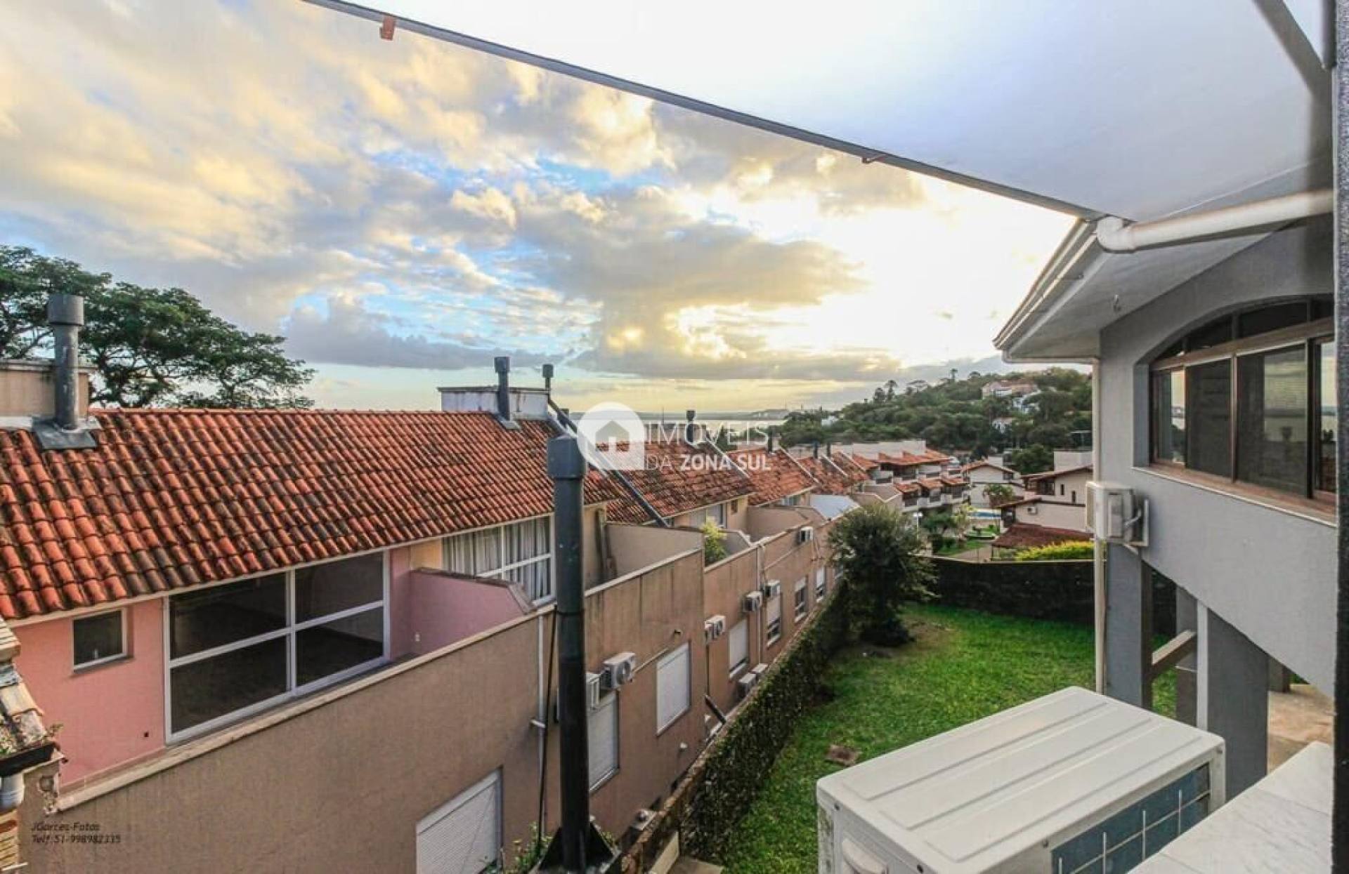Casa para Vender com 3 vagas de garagem com 4 quartos 8 banheiros 4 suítes no bairro Sétimo Céu em Porto Alegre/RS