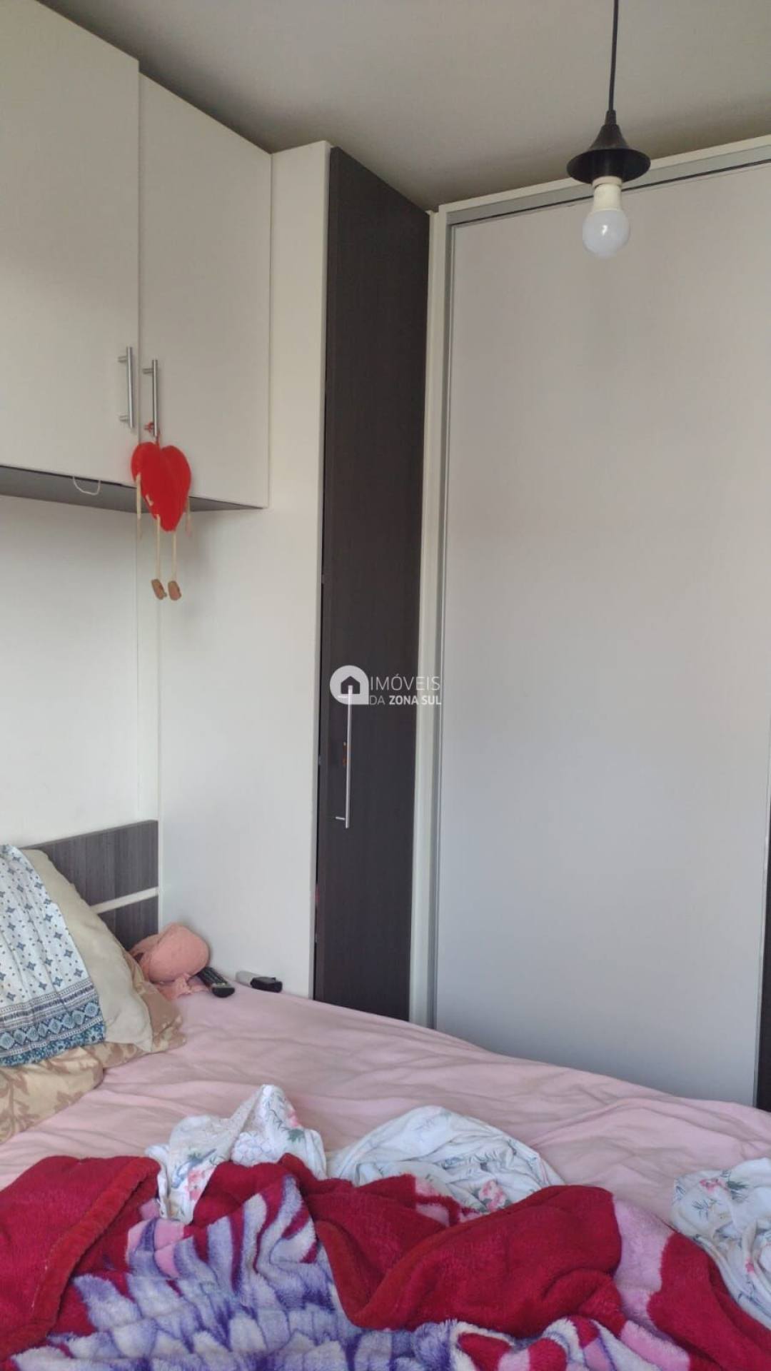 Ótimo apartamento Semimobiliado em Condomínio Fechado na Vila Nova com 2 Dormitórios