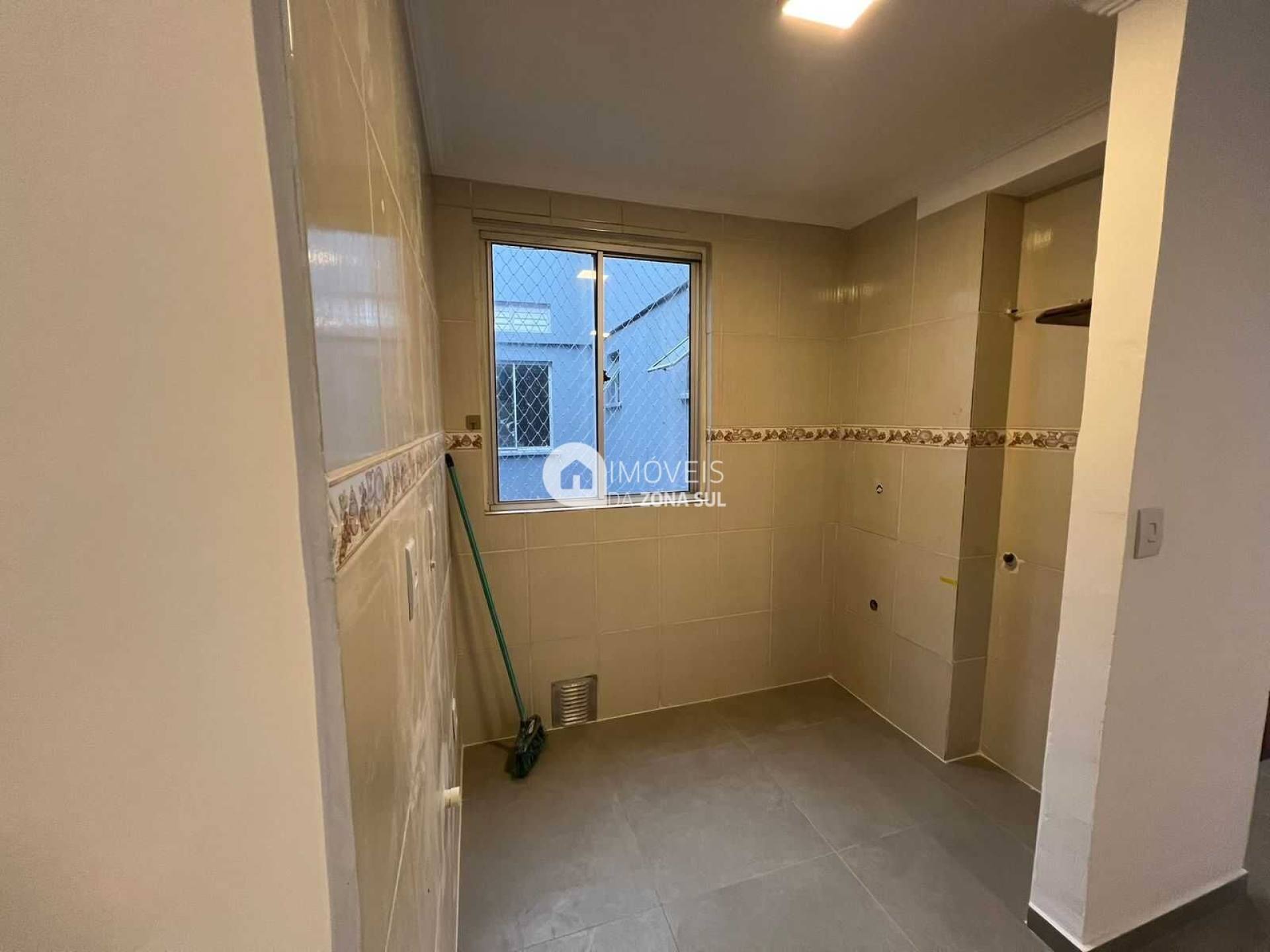 Apartamento para Vender com 1 vaga de garagem com 2 quartos 1 banheiro no bairro Campo Novo em Porto Alegre/RS