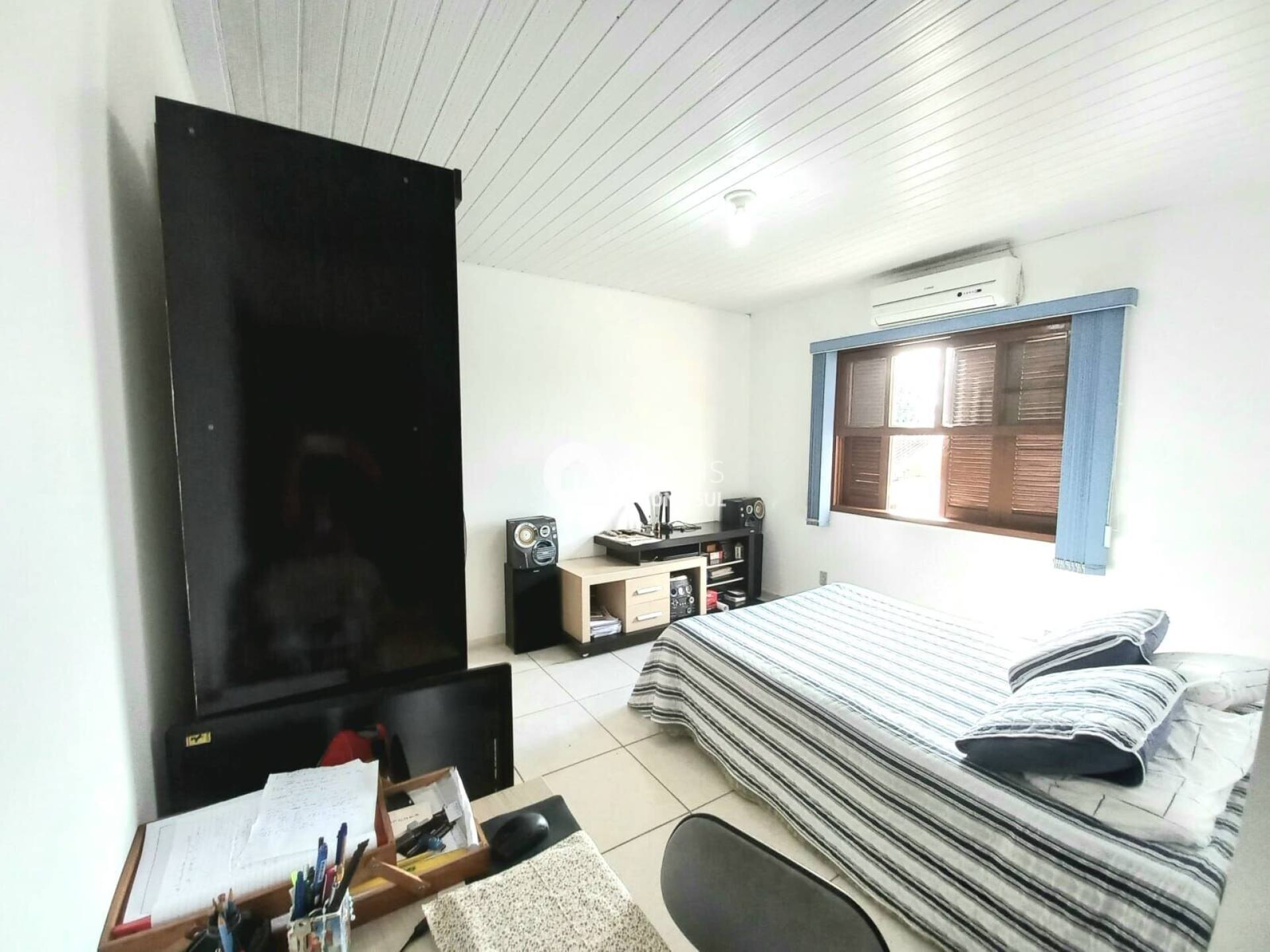 Casa para Vender com 2 vagas de garagem com 2 quartos 2 banheiros 2 suítes no bairro Hípica em Porto Alegre/RS