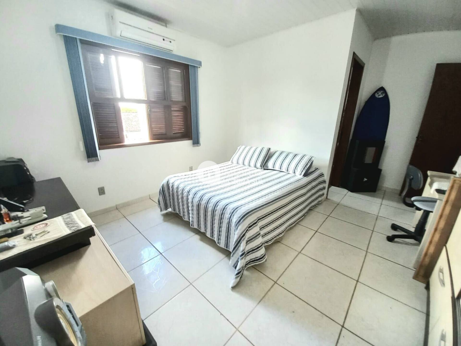 Casa para Vender com 2 vagas de garagem com 2 quartos 2 banheiros 2 suítes no bairro Hípica em Porto Alegre/RS