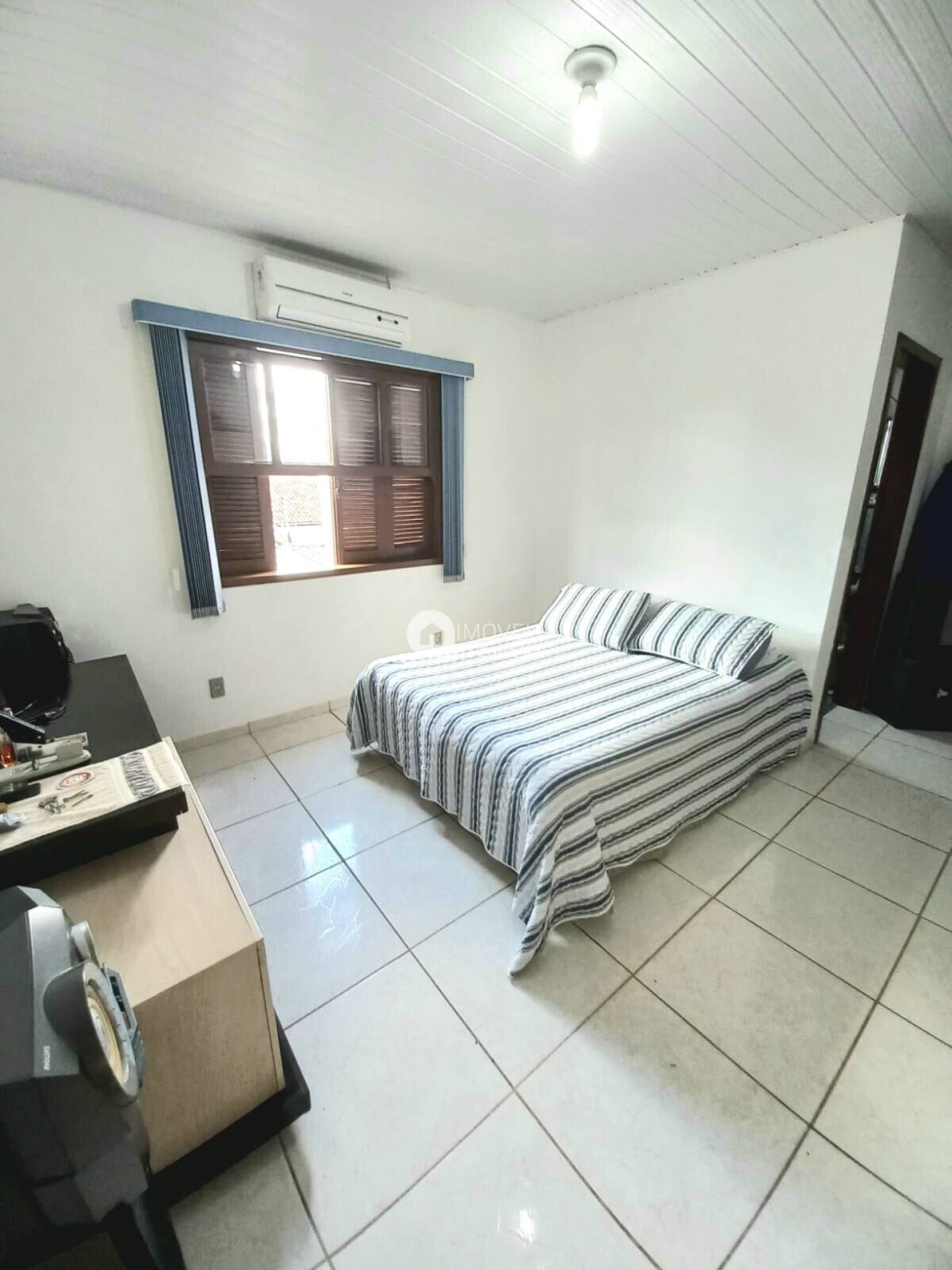 Casa para Vender com 2 vagas de garagem com 2 quartos 2 banheiros 2 suítes no bairro Hípica em Porto Alegre/RS