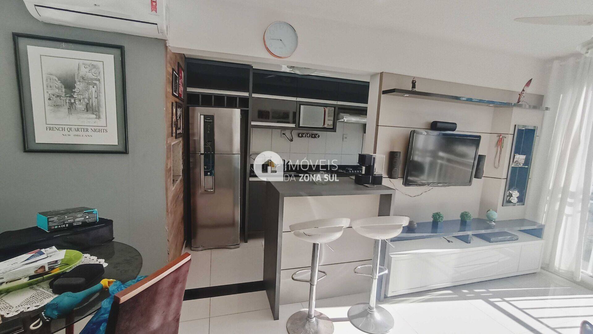 Apartamento para Vender com 1 vaga de garagem com 2 quartos 2 banheiros 1 suíte no bairro Vila Nova em Porto Alegre/RS