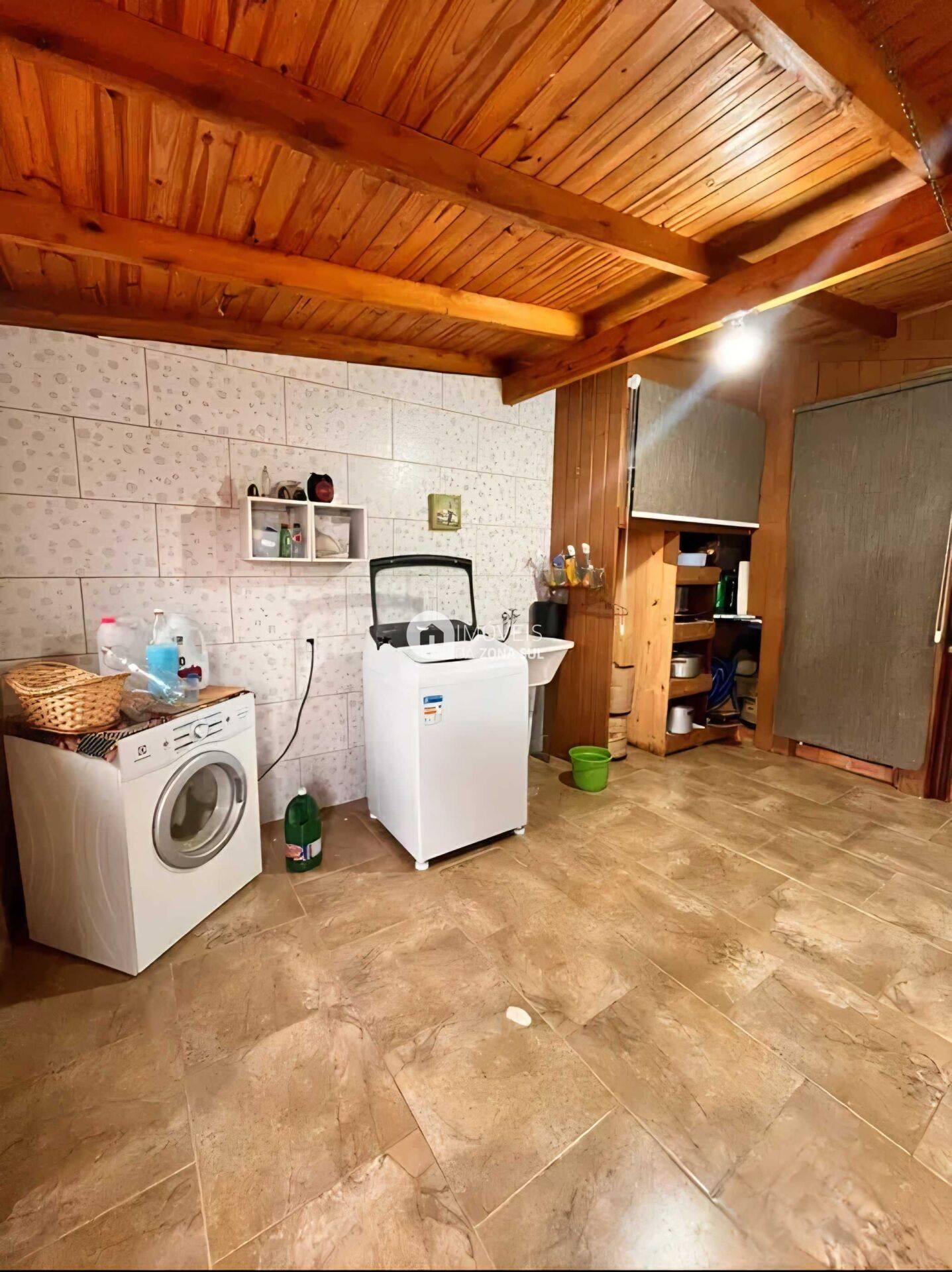 Casa para Vender com 1 vaga de garagem com 2 quartos 1 banheiro no bairro Restinga em Porto Alegre/RS