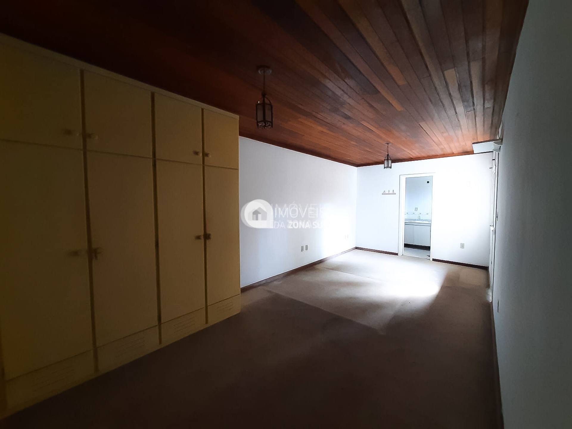 Casa para Vender com 6 vagas de garagem com 4 quartos 3 banheiros 1 suíte no bairro Espírito Santo em Porto Alegre/RS