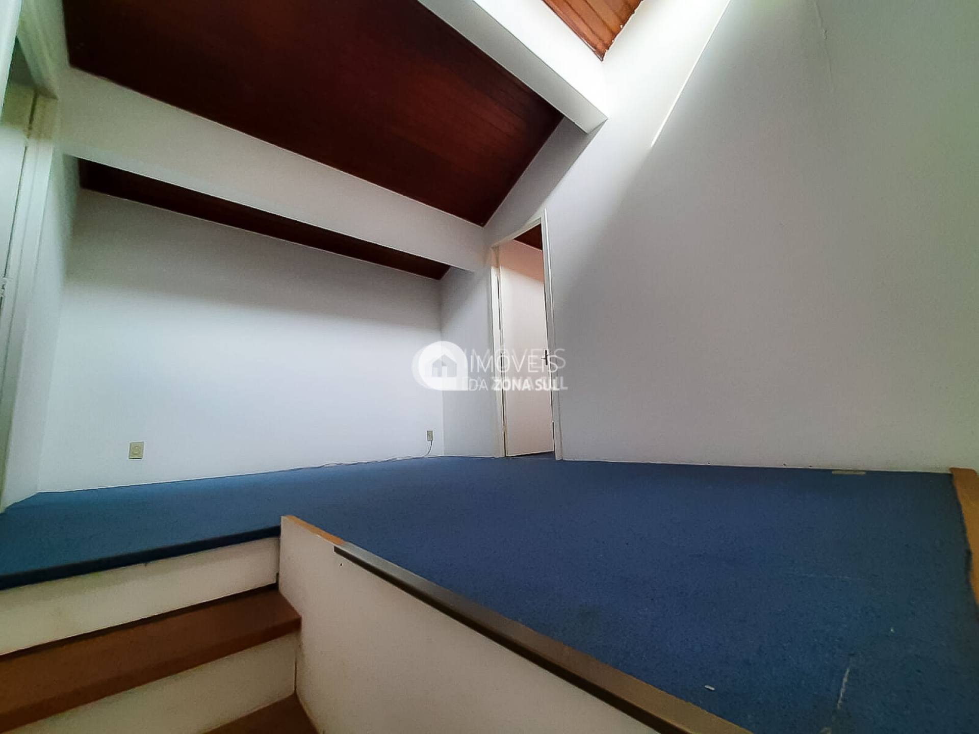 Casa para Vender com 6 vagas de garagem com 4 quartos 3 banheiros 1 suíte no bairro Espírito Santo em Porto Alegre/RS