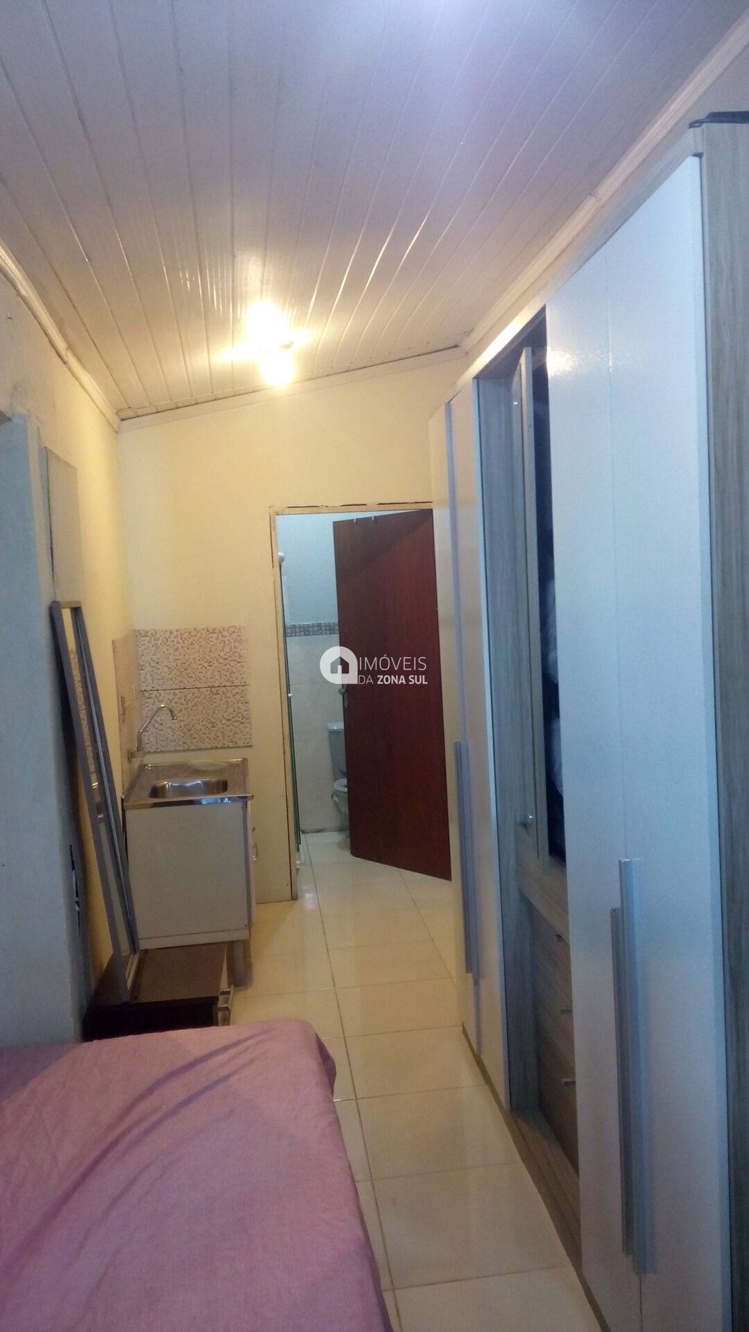 Casa para Vender com 2 vagas de garagem com 3 quartos 2 banheiros no bairro Restinga em Porto Alegre/RS