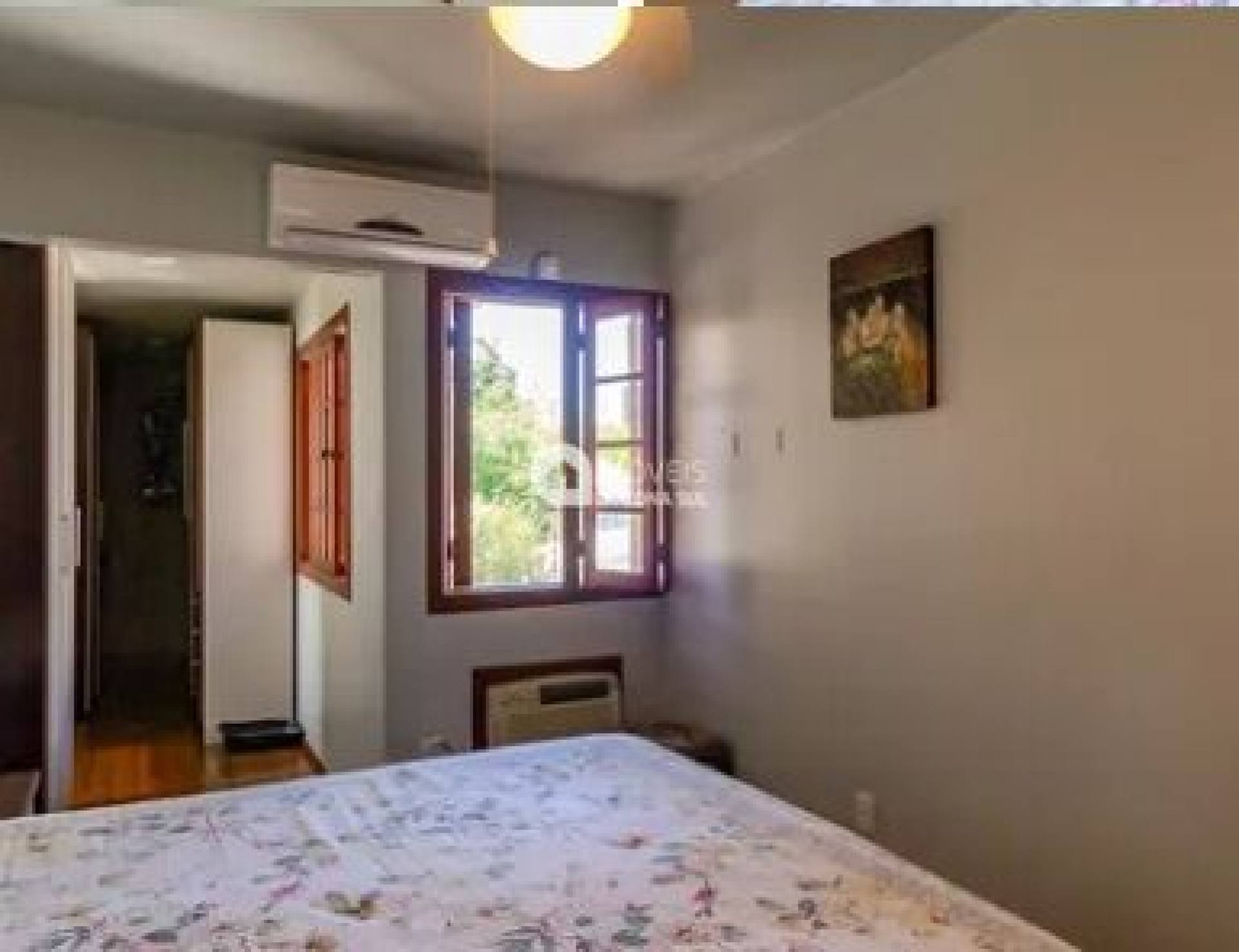 Casa para Vender com 2 vagas de garagem com 3 quartos 2 banheiros 1 suíte no bairro Ipanema em Porto Alegre/RS