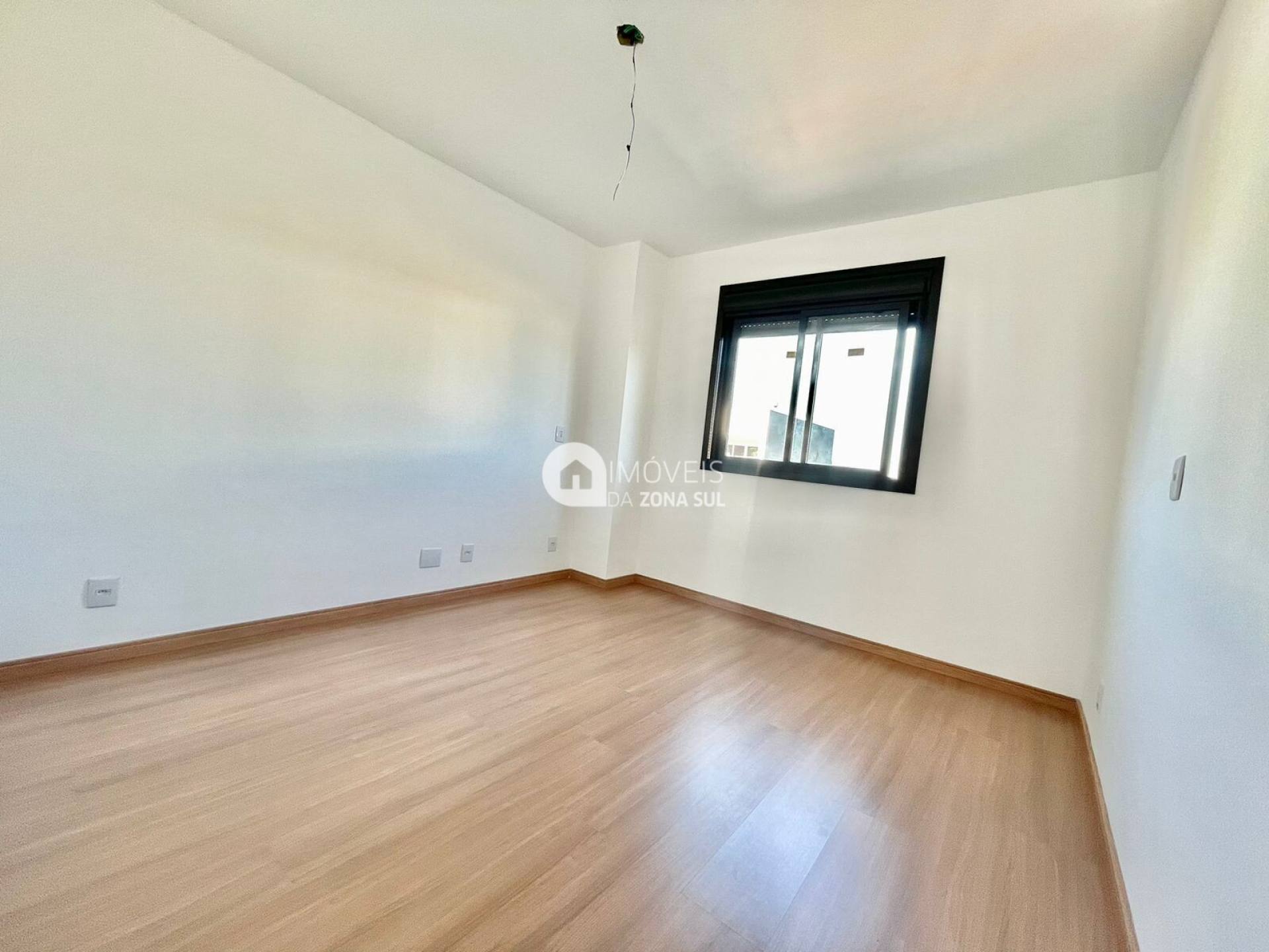 Casa para Vender com 2 vagas de garagem com 2 quartos 2 banheiros 2 suítes no bairro Aberta dos Morros em Porto Alegre/RS