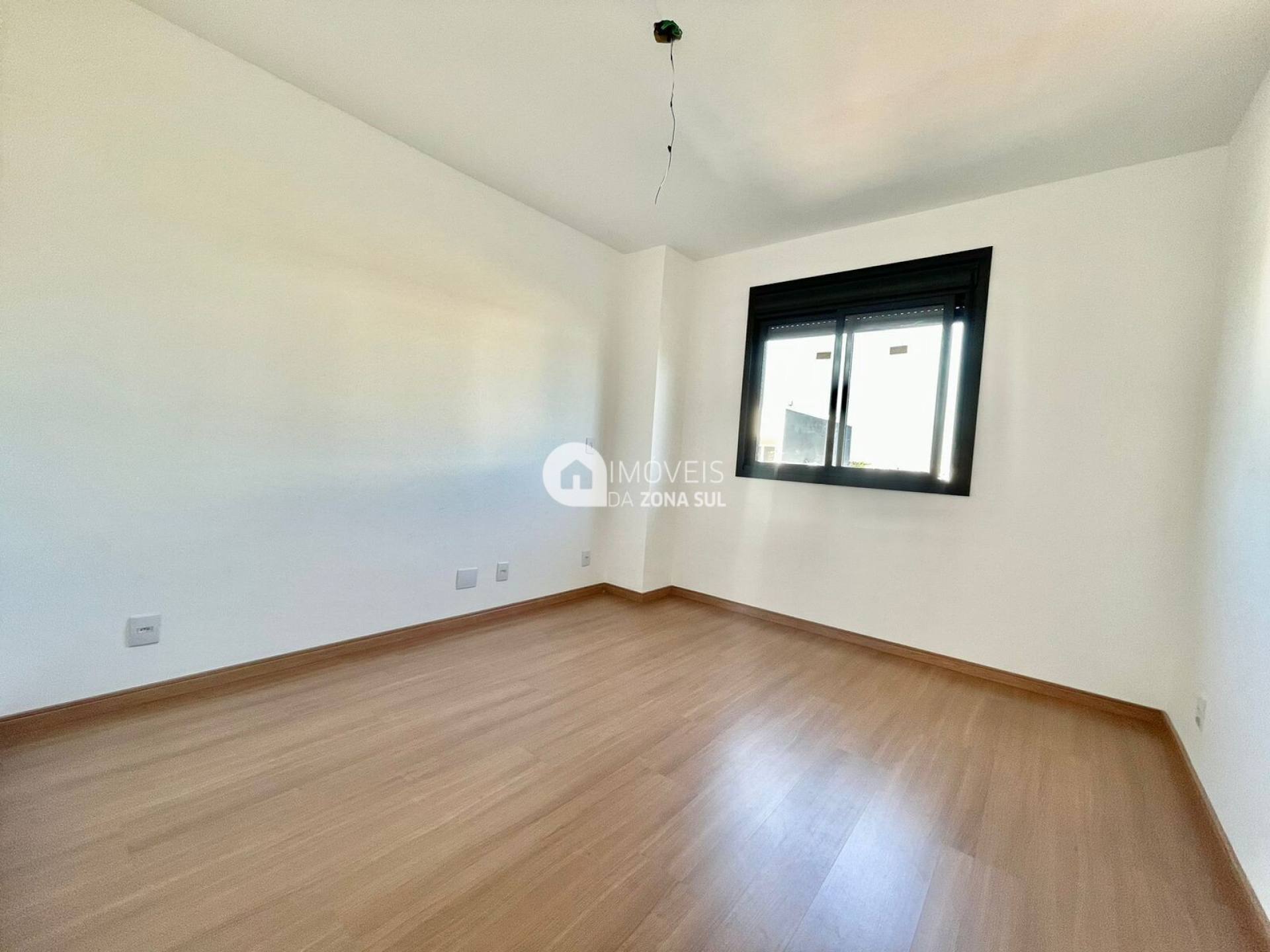 Casa para Vender com 2 vagas de garagem com 2 quartos 2 banheiros 2 suítes no bairro Aberta dos Morros em Porto Alegre/RS
