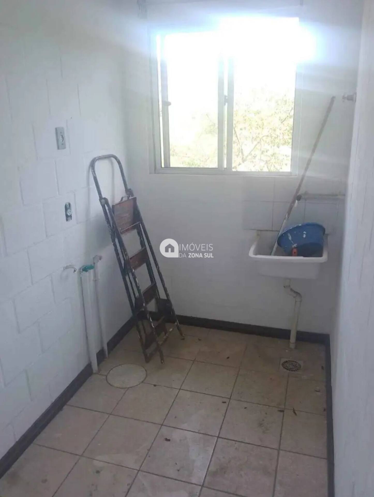 Apartamento para Vender com 3 vagas de garagem com 1 quarto 1 banheiro no bairro Vila Nova em Porto Alegre/RS