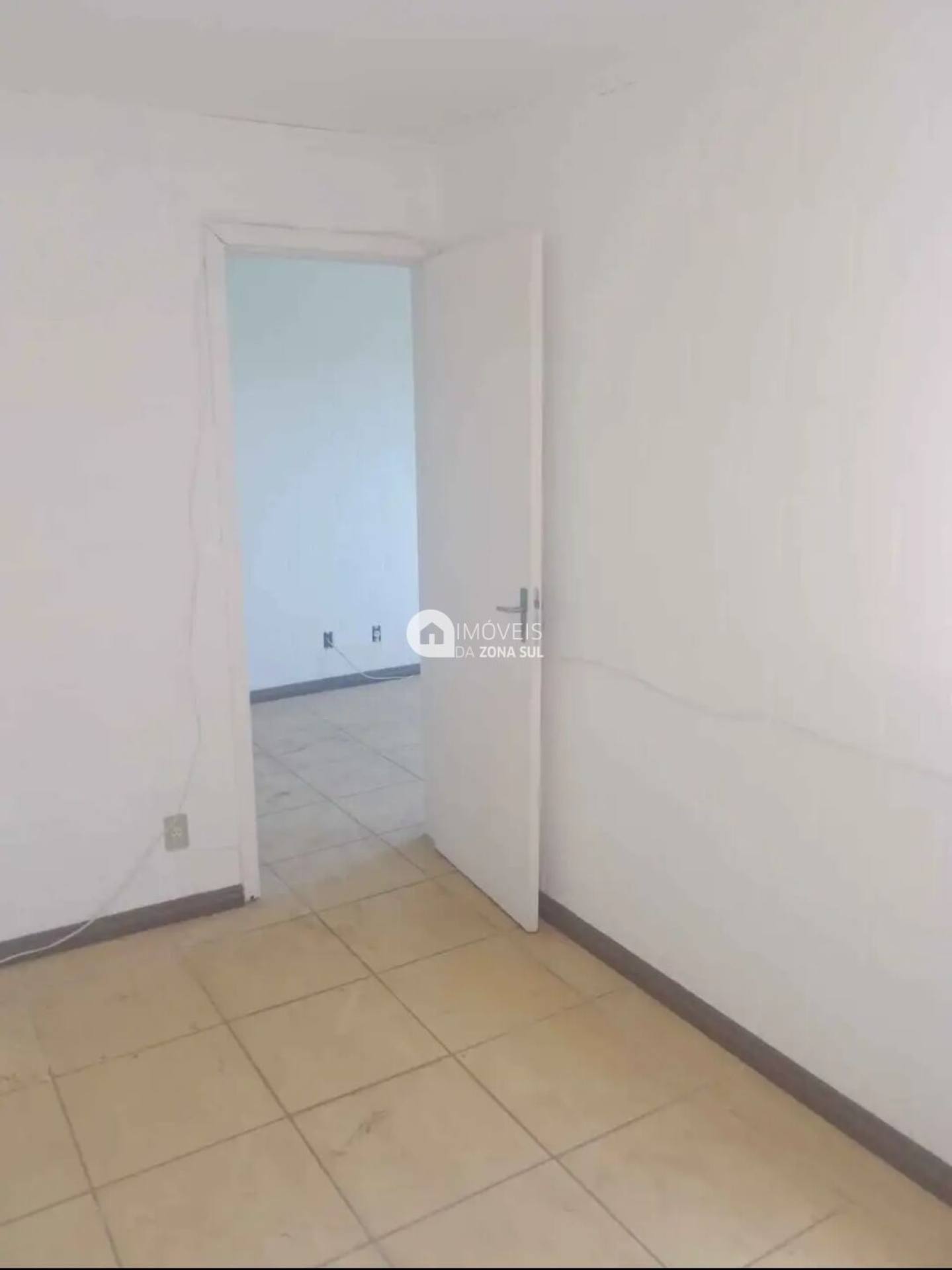 Apartamento para Vender com 3 vagas de garagem com 1 quarto 1 banheiro no bairro Vila Nova em Porto Alegre/RS