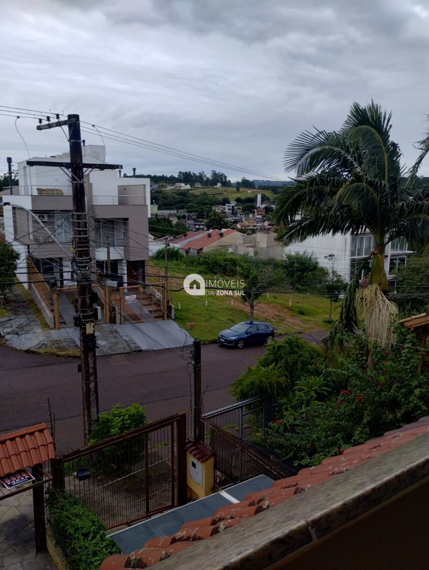 Casa para Vender com 1 vaga de garagem com 3 quartos 3 banheiros 1 suíte no bairro Hípica em Porto Alegre/RS