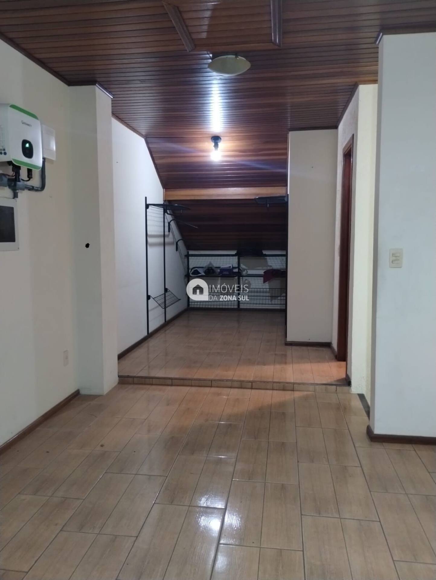 Casa para Vender com 1 vaga de garagem com 3 quartos 3 banheiros 1 suíte no bairro Hípica em Porto Alegre/RS
