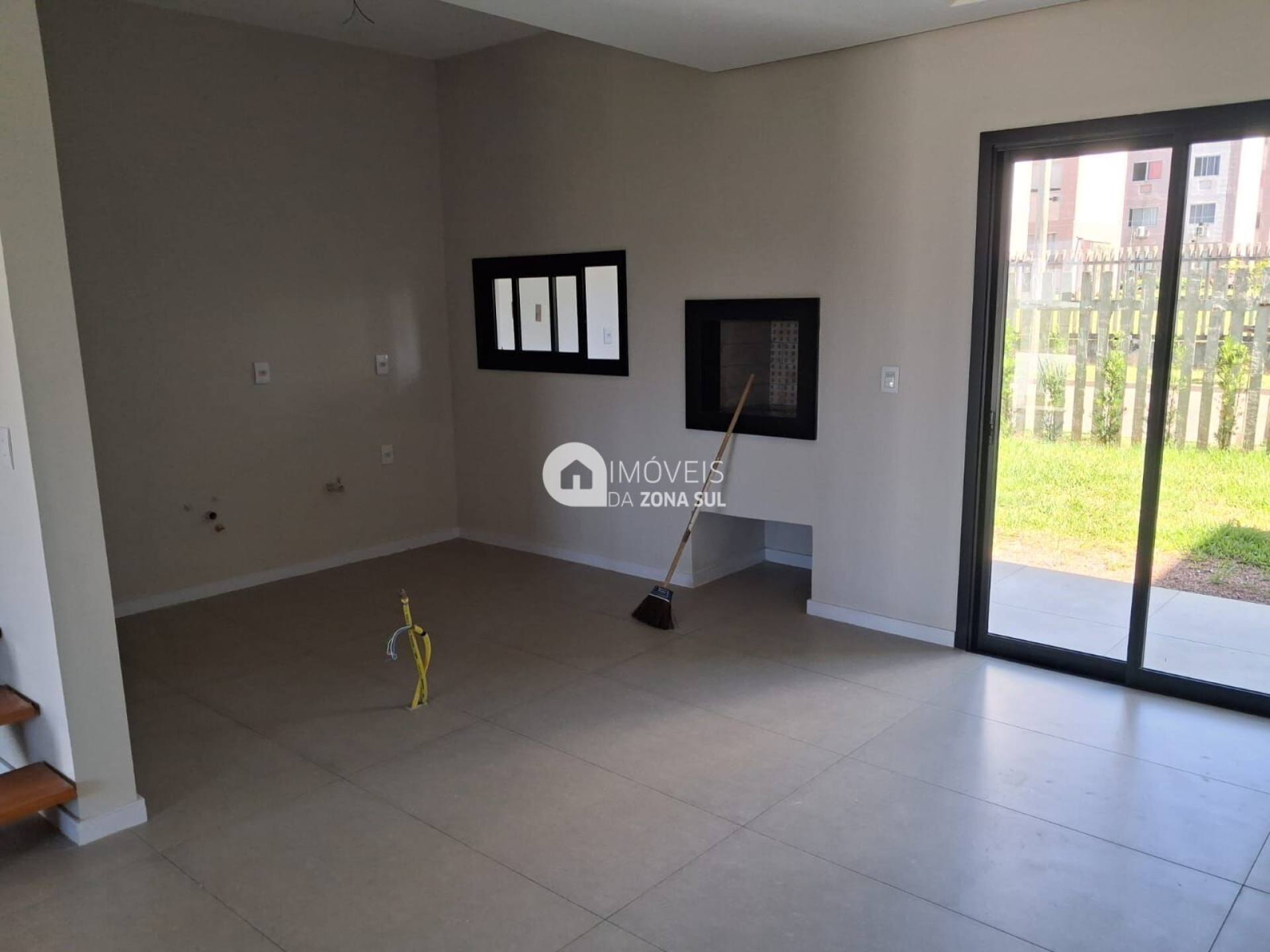 Casa para Vender com 2 vagas de garagem com 3 quartos 3 banheiros 1 suíte no bairro Hípica em Porto Alegre/RS