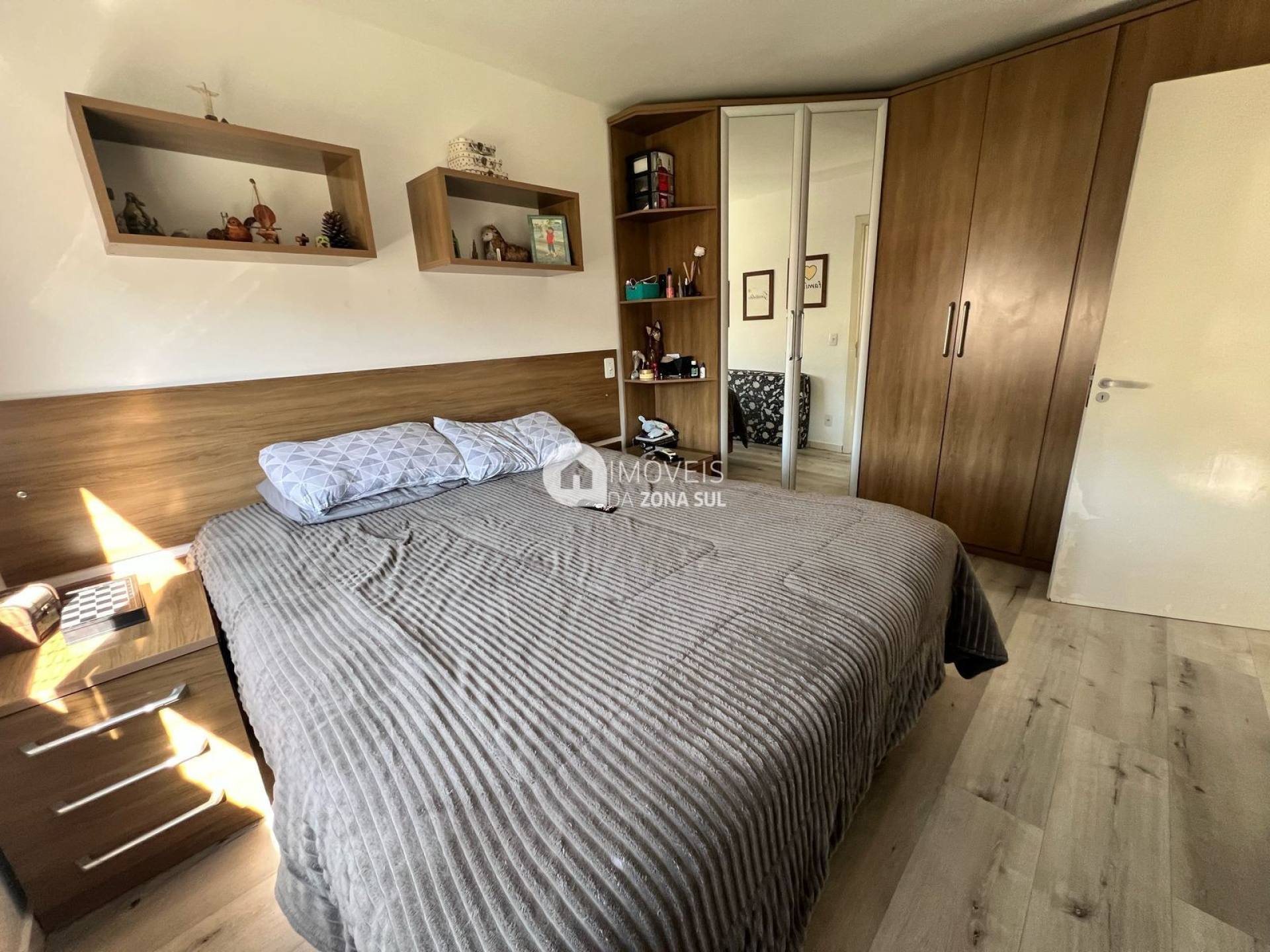 Apartamento exclusivo de 3 dormitório no Bairro Guarujá em Porto Alegre