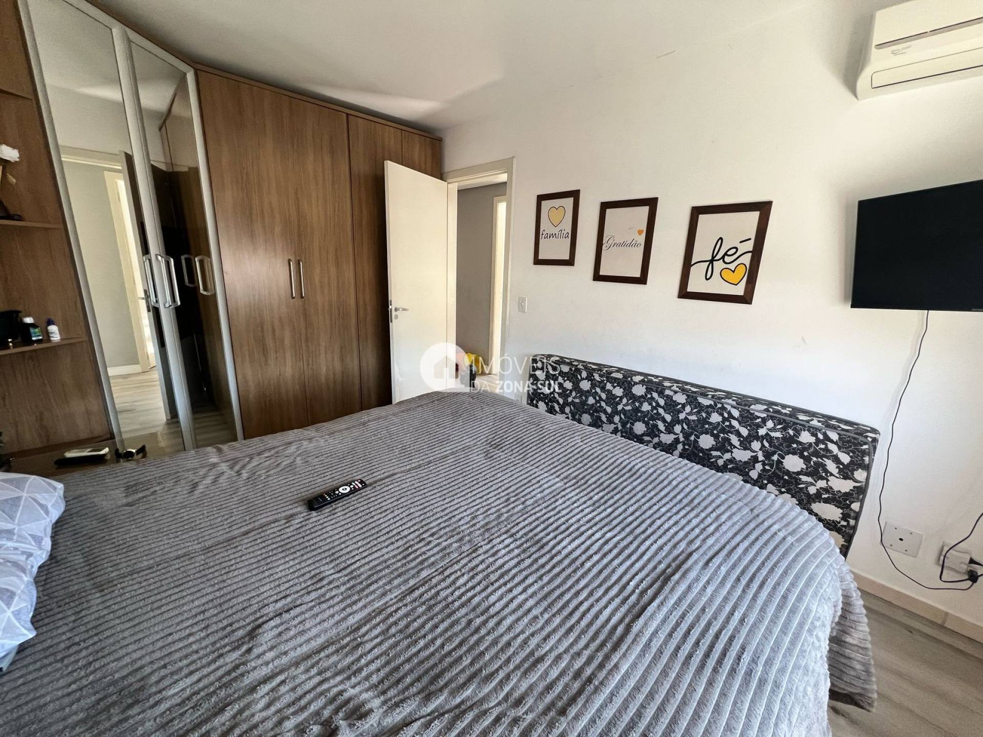 Apartamento exclusivo de 3 dormitório no Bairro Guarujá em Porto Alegre