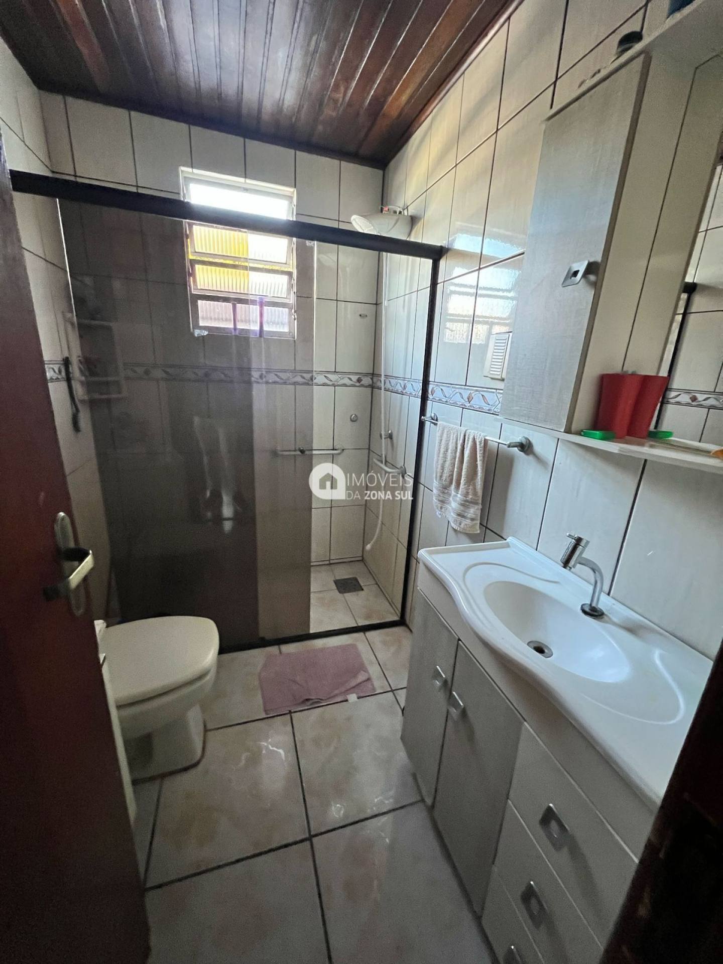 Casa Ampla com Edícula e Garagem para 5 Carros no Camaquã!