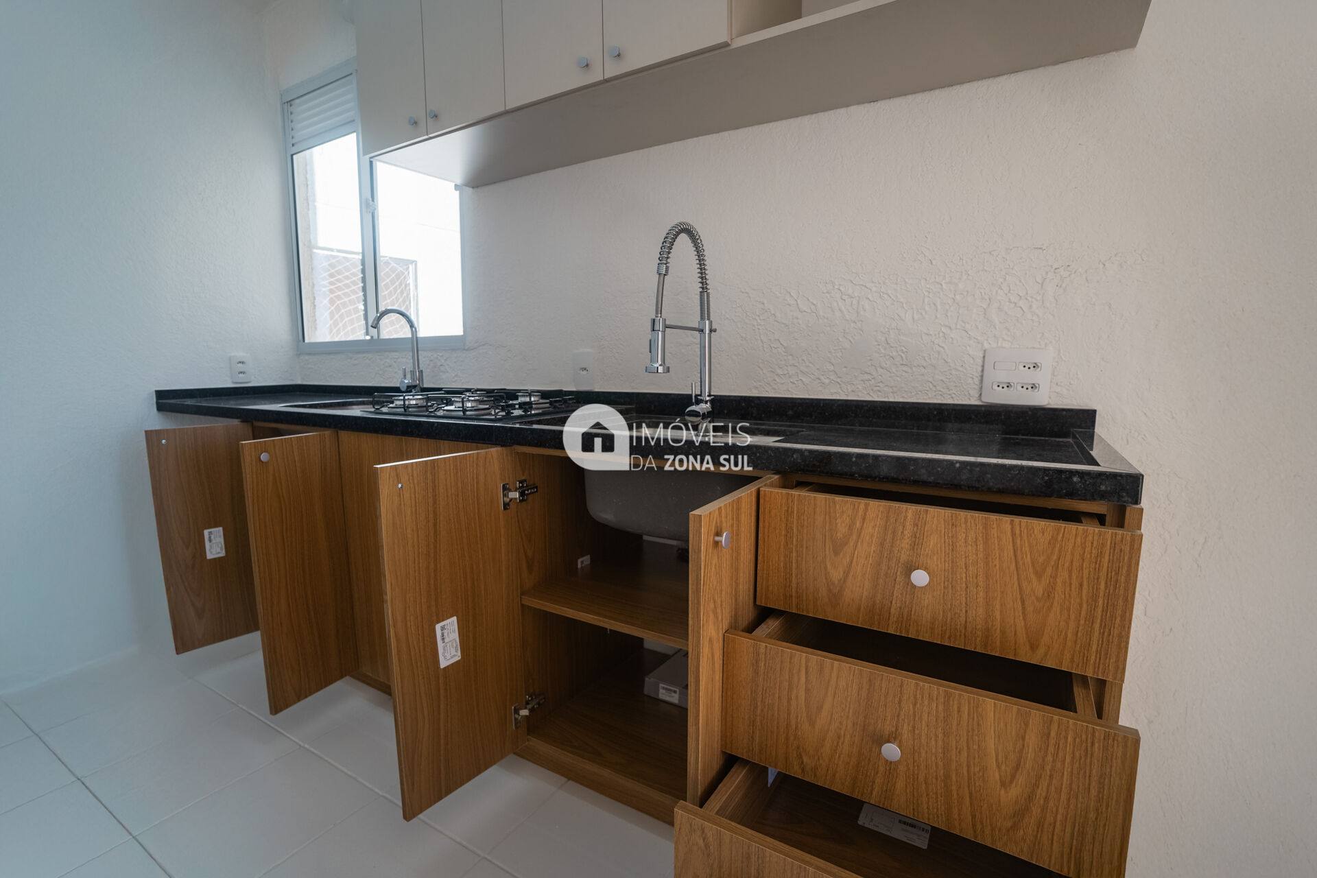 Apartamento para Vender com 1 vaga de garagem com 2 quartos 1 banheiro no bairro Restinga em Porto Alegre/RS