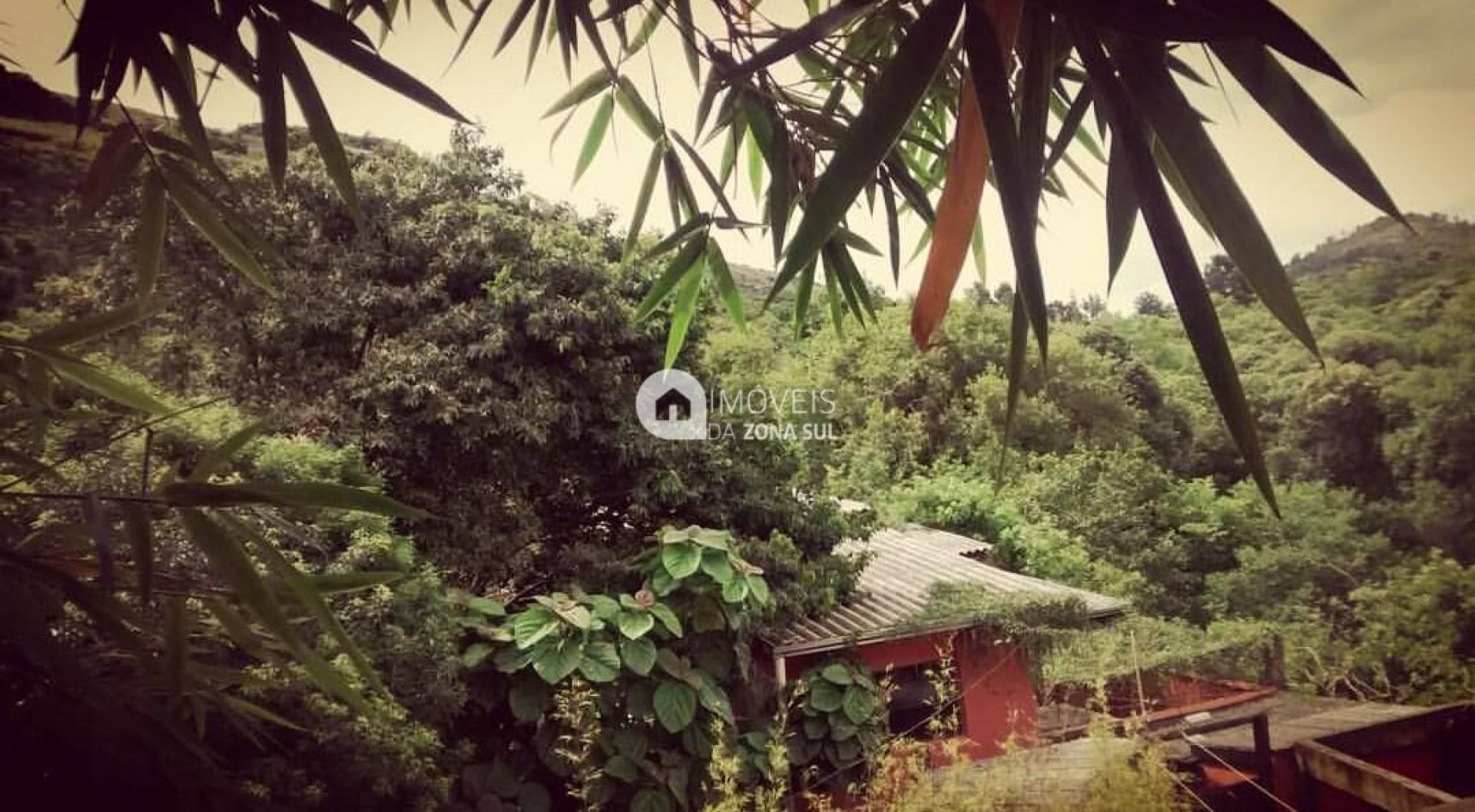 Casa para Vender com 1 vaga de garagem com 3 quartos 2 banheiros no bairro Hípica em Porto Alegre/RS