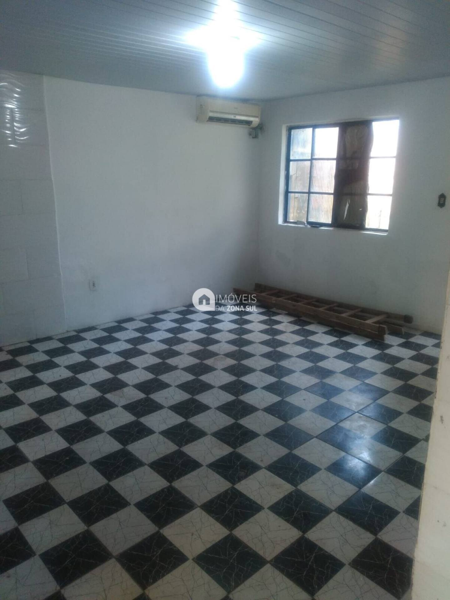Casa para Vender com 1 vaga de garagem com 2 quartos 1 banheiro no bairro Campo Novo em Porto Alegre/RS