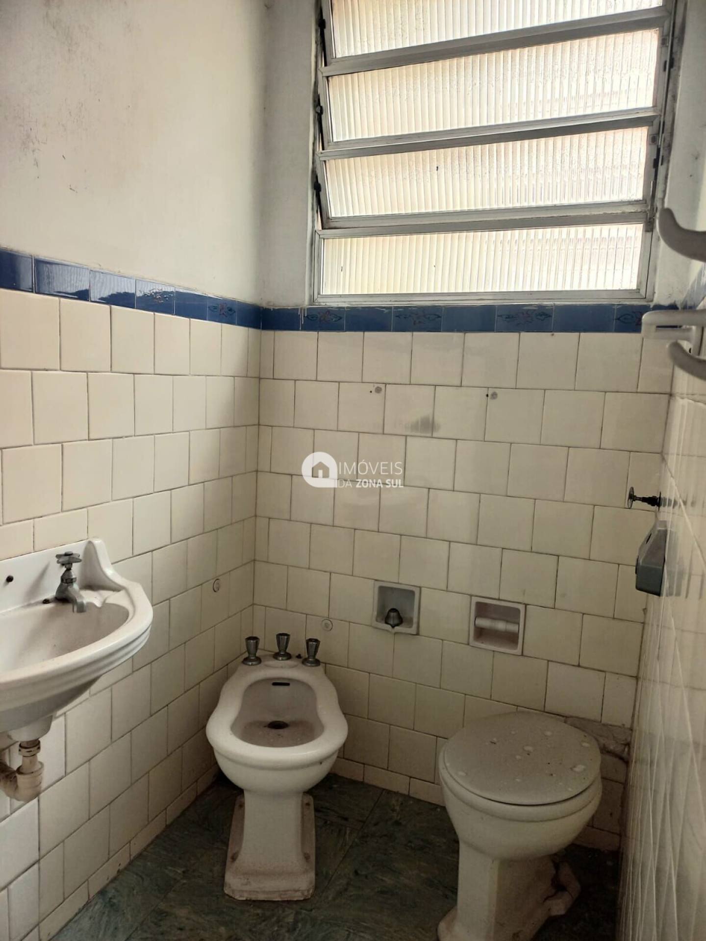 Apartamento para Vender com 4 quartos 3 banheiros 1 suíte no bairro Centro Histórico em Porto Alegre/RS