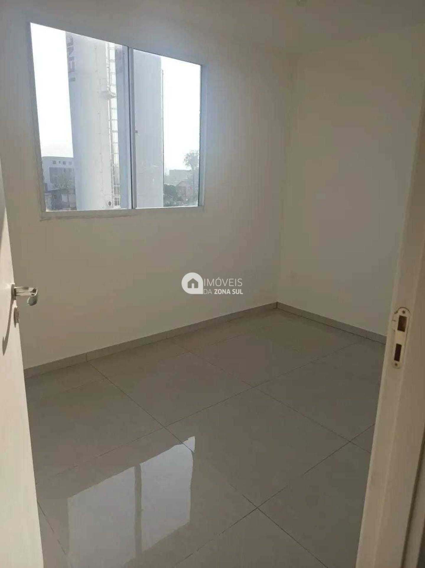 Apartamento para Alugar com 1 vaga de garagem com 2 quartos 1 banheiro no bairro Hípica em Porto Alegre/RS