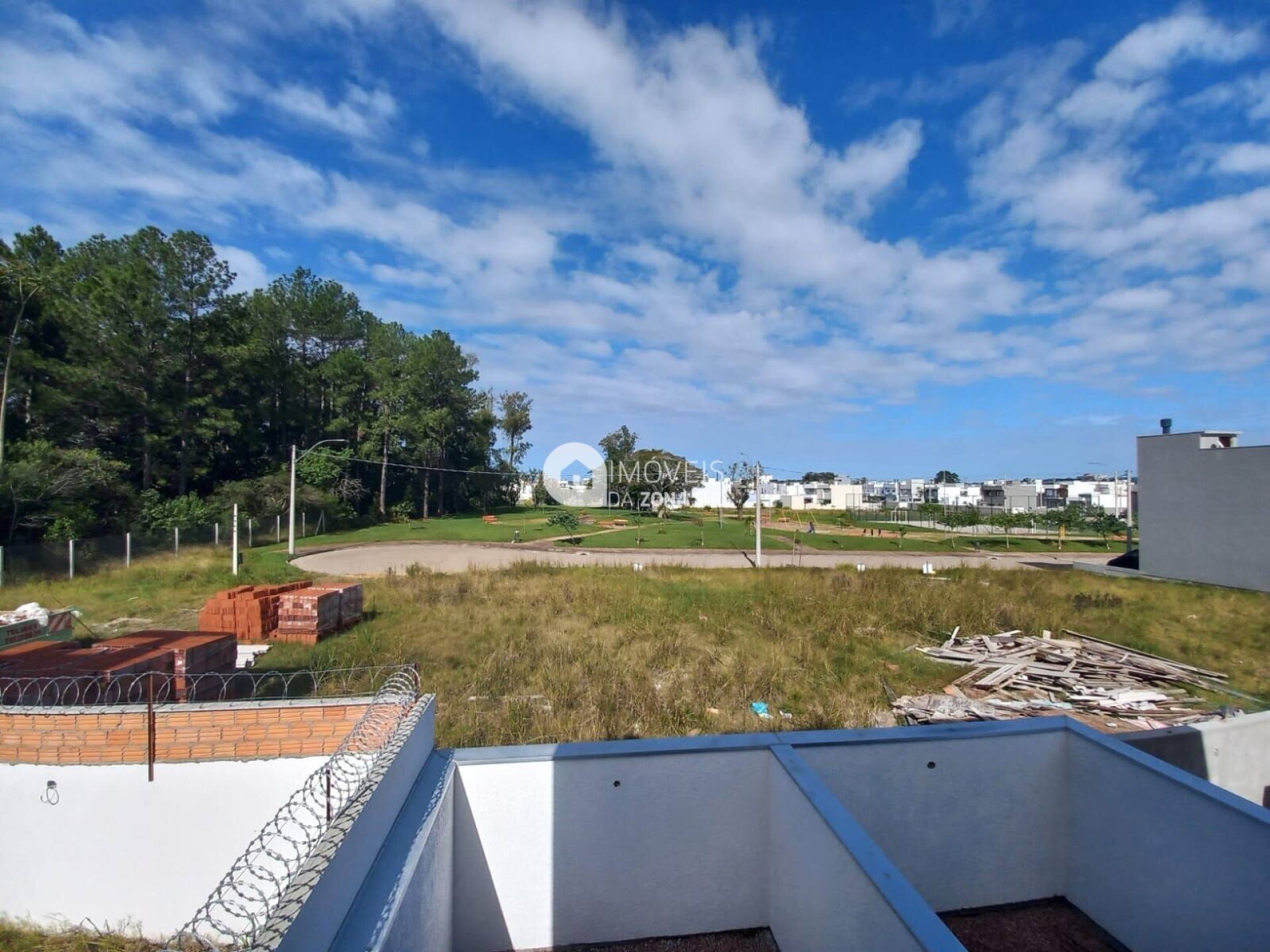 Casa para Vender com 1 vaga de garagem com 2 quartos 2 banheiros 2 suítes no bairro Hípica em Porto Alegre/RS