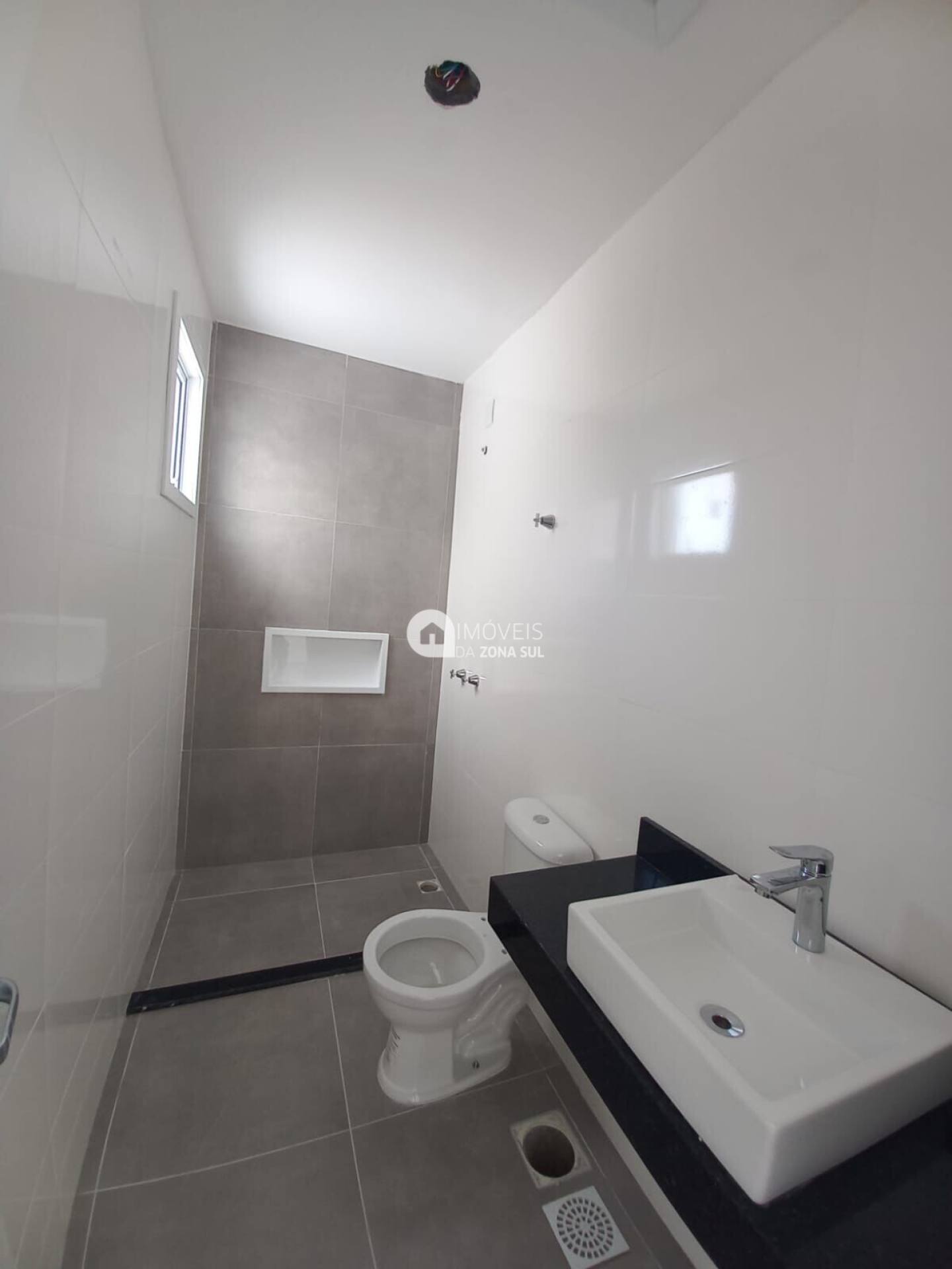 Casa para Vender com 1 vaga de garagem com 2 quartos 2 banheiros 2 suítes no bairro Hípica em Porto Alegre/RS