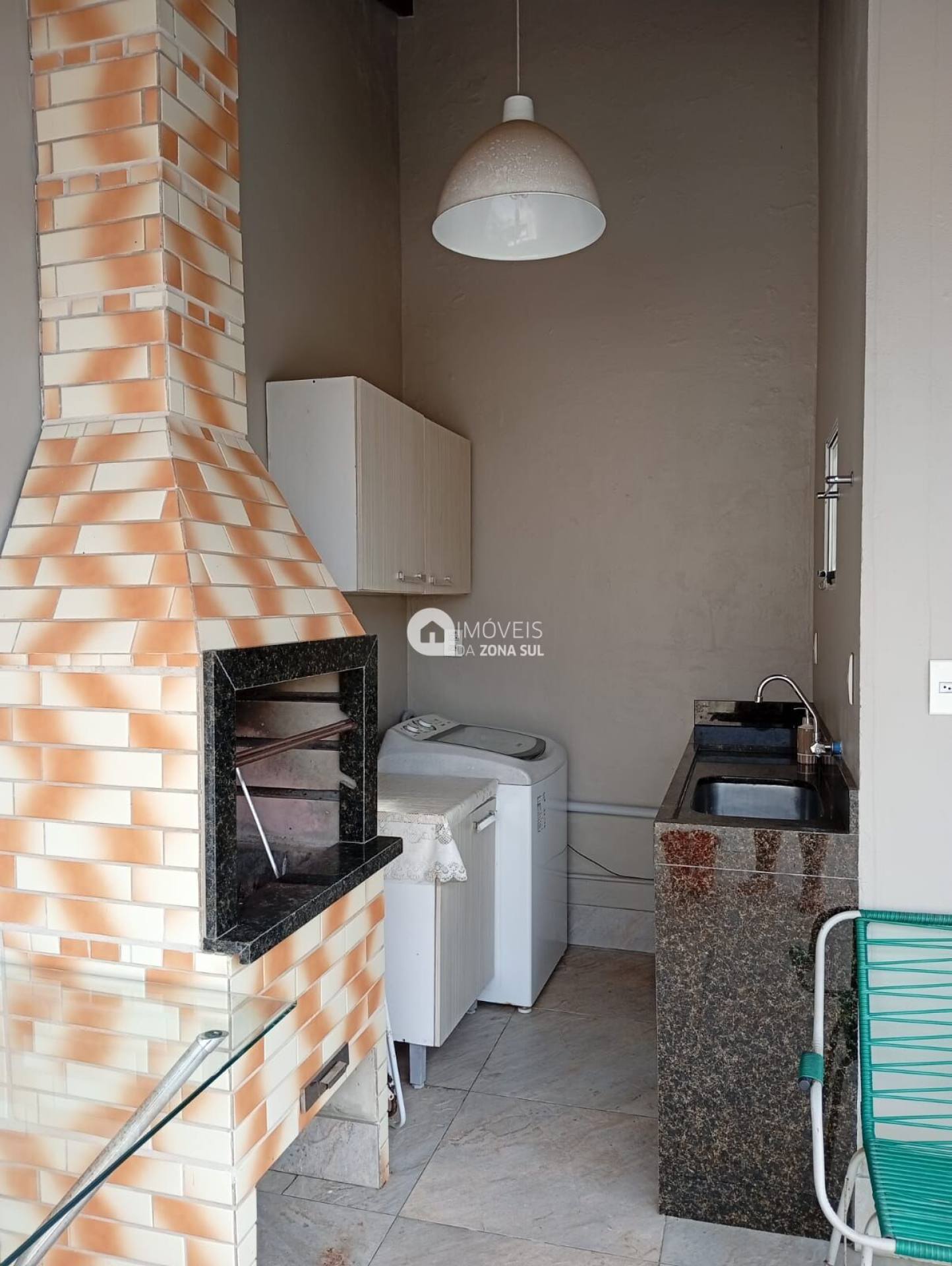 Casa para Vender com 1 vaga de garagem com 3 quartos 2 banheiros no bairro Hípica em Porto Alegre/RS