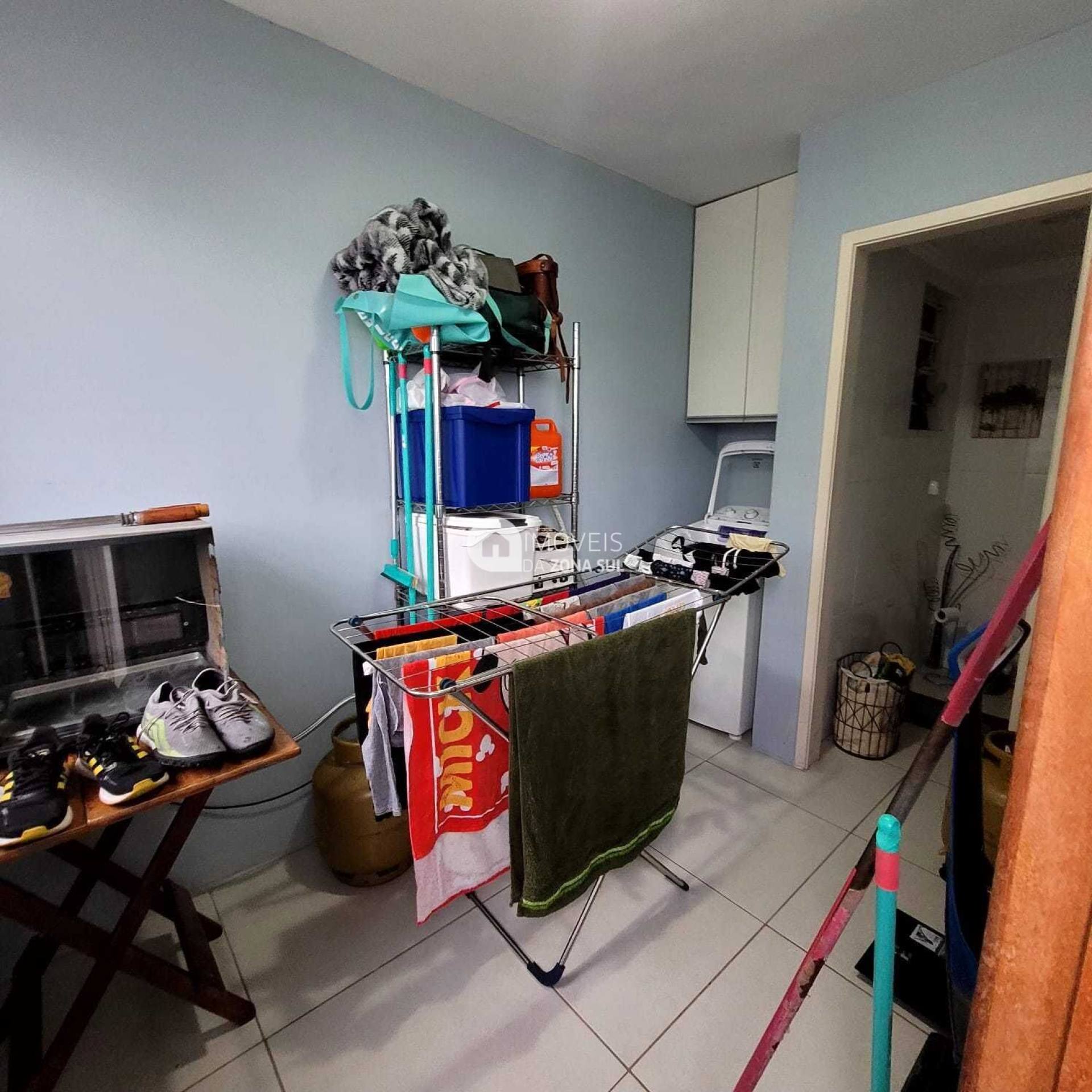 Apartamento 2D Semi-mobiliado