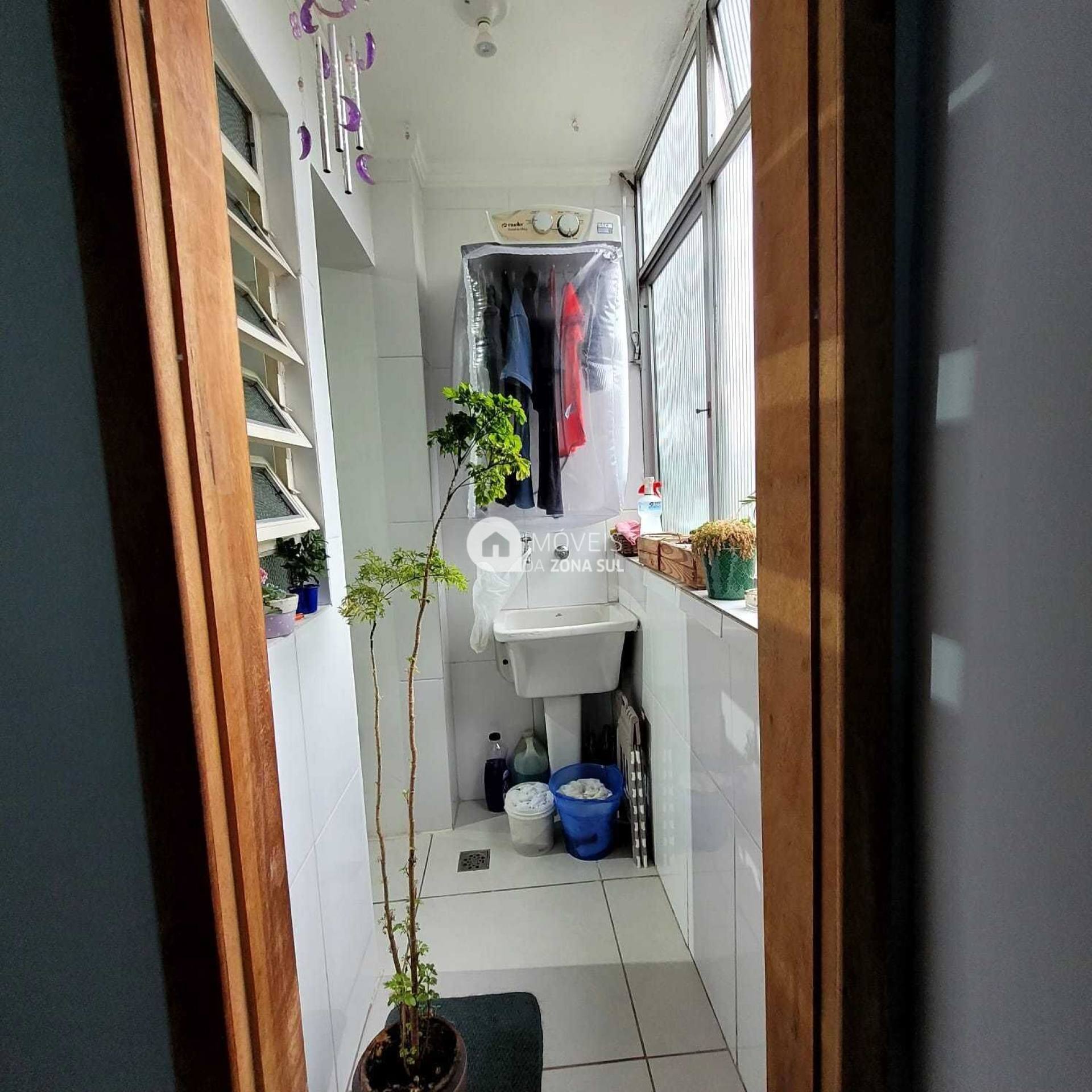 Apartamento 2D Semi-mobiliado