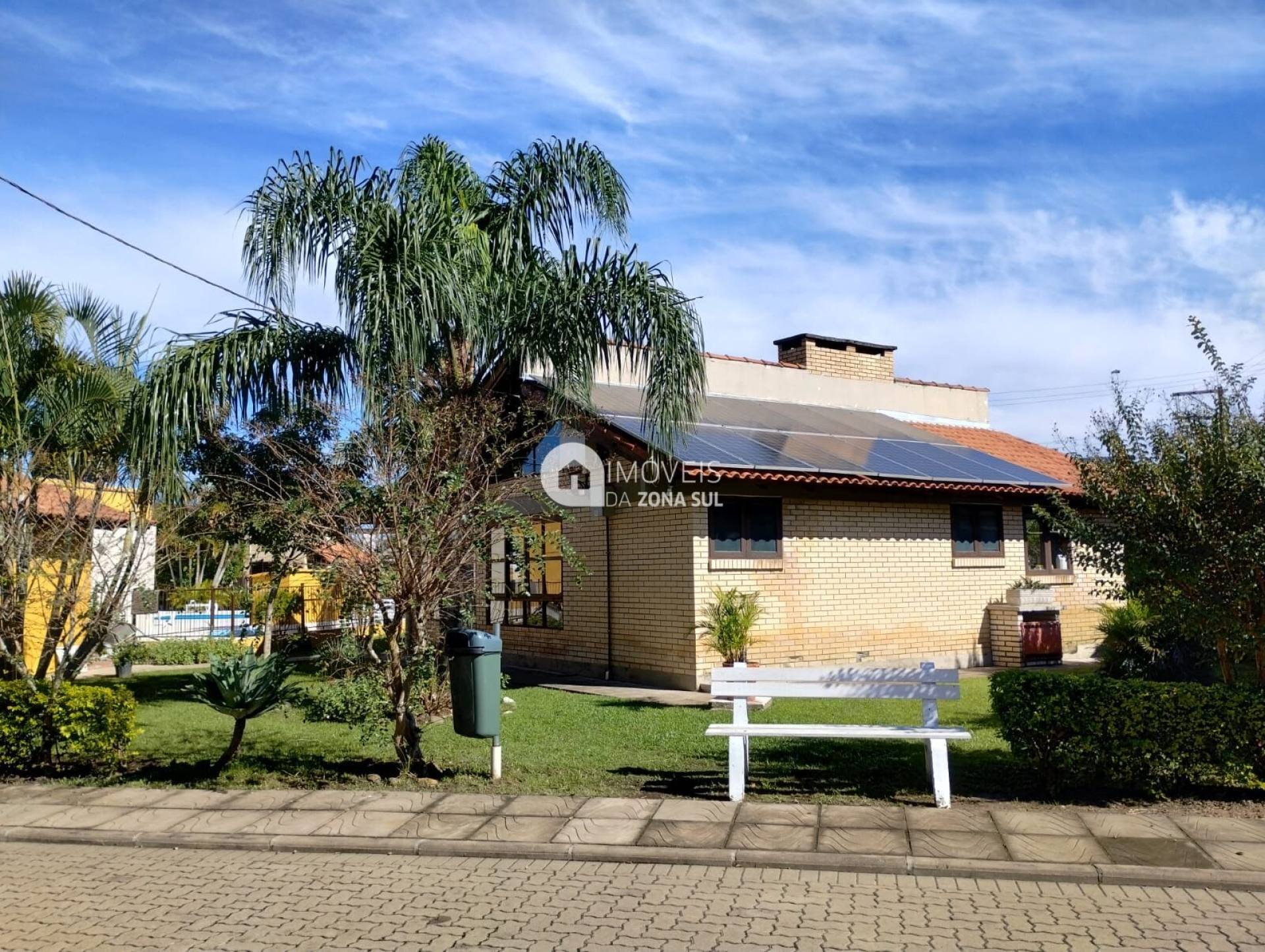 Casa para Vender com 1 vaga de garagem com 2 quartos 3 banheiros 1 suíte no bairro Hípica em Porto Alegre/RS