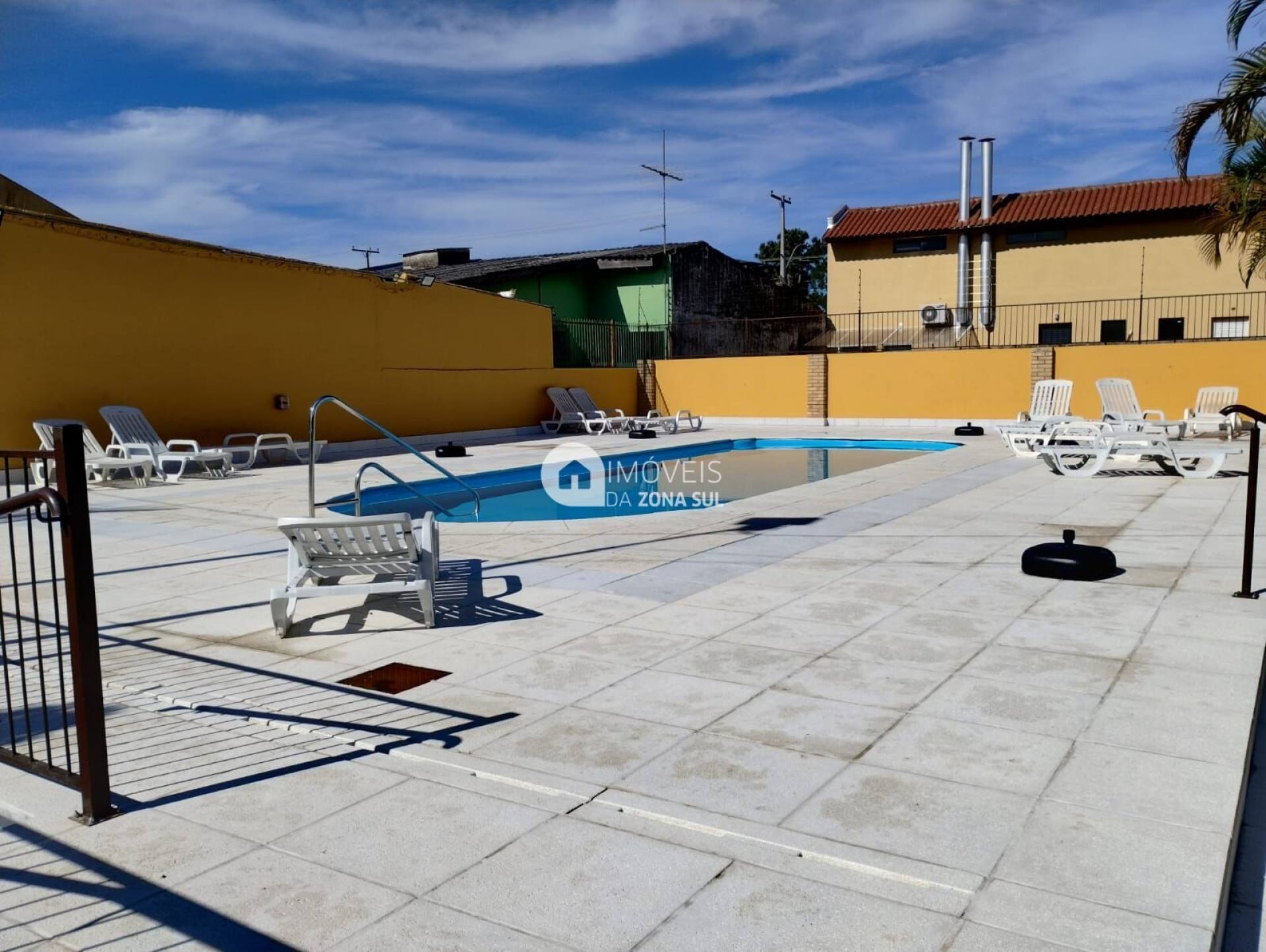 Casa para Vender com 1 vaga de garagem com 2 quartos 3 banheiros 1 suíte no bairro Hípica em Porto Alegre/RS