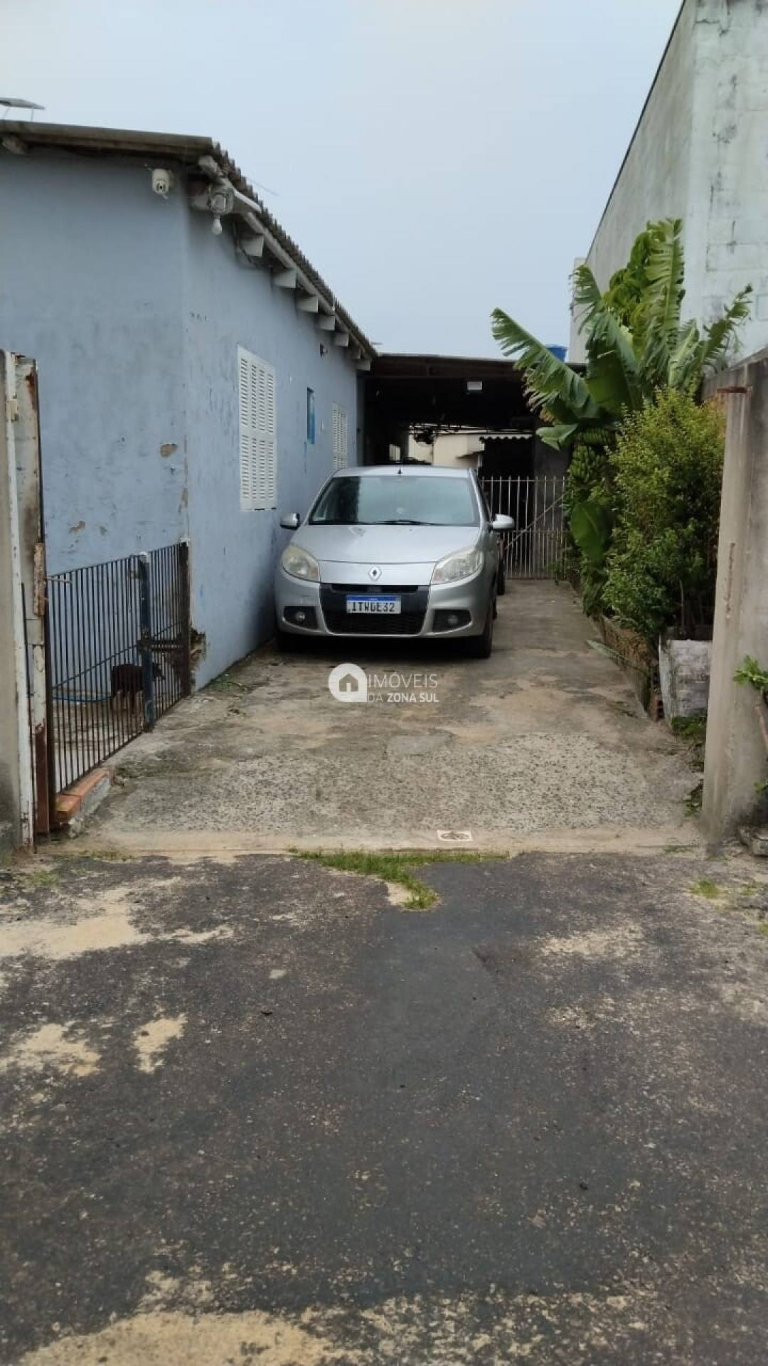 Casa para Vender com 3 vagas de garagem com 3 quartos 2 banheiros no bairro Restinga em Porto Alegre/RS
