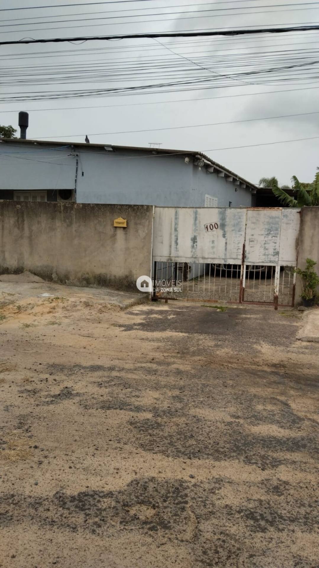 Casa para Vender com 3 vagas de garagem com 3 quartos 2 banheiros no bairro Restinga em Porto Alegre/RS