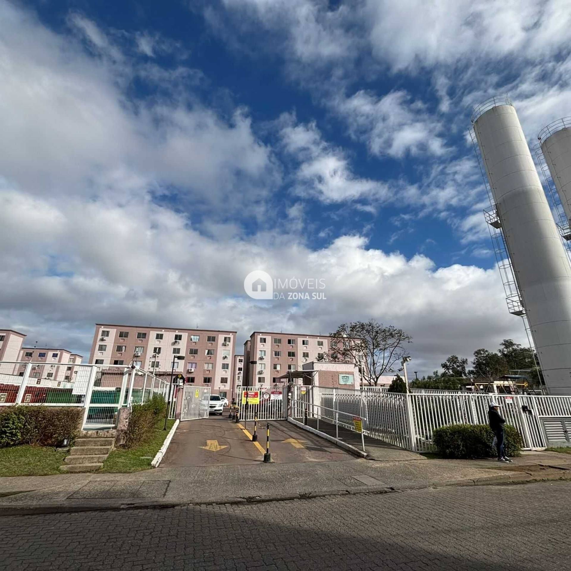 Apartamento para Vender com 1 vaga de garagem com 2 quartos 1 banheiro no bairro Hípica em Porto Alegre/RS