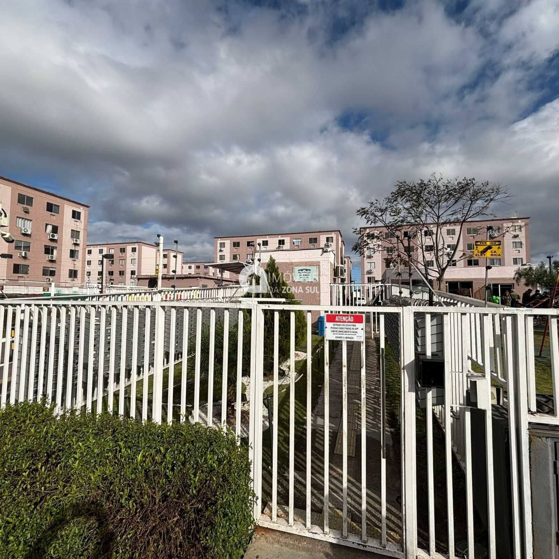 Apartamento para Vender com 1 vaga de garagem com 2 quartos 1 banheiro no bairro Hípica em Porto Alegre/RS