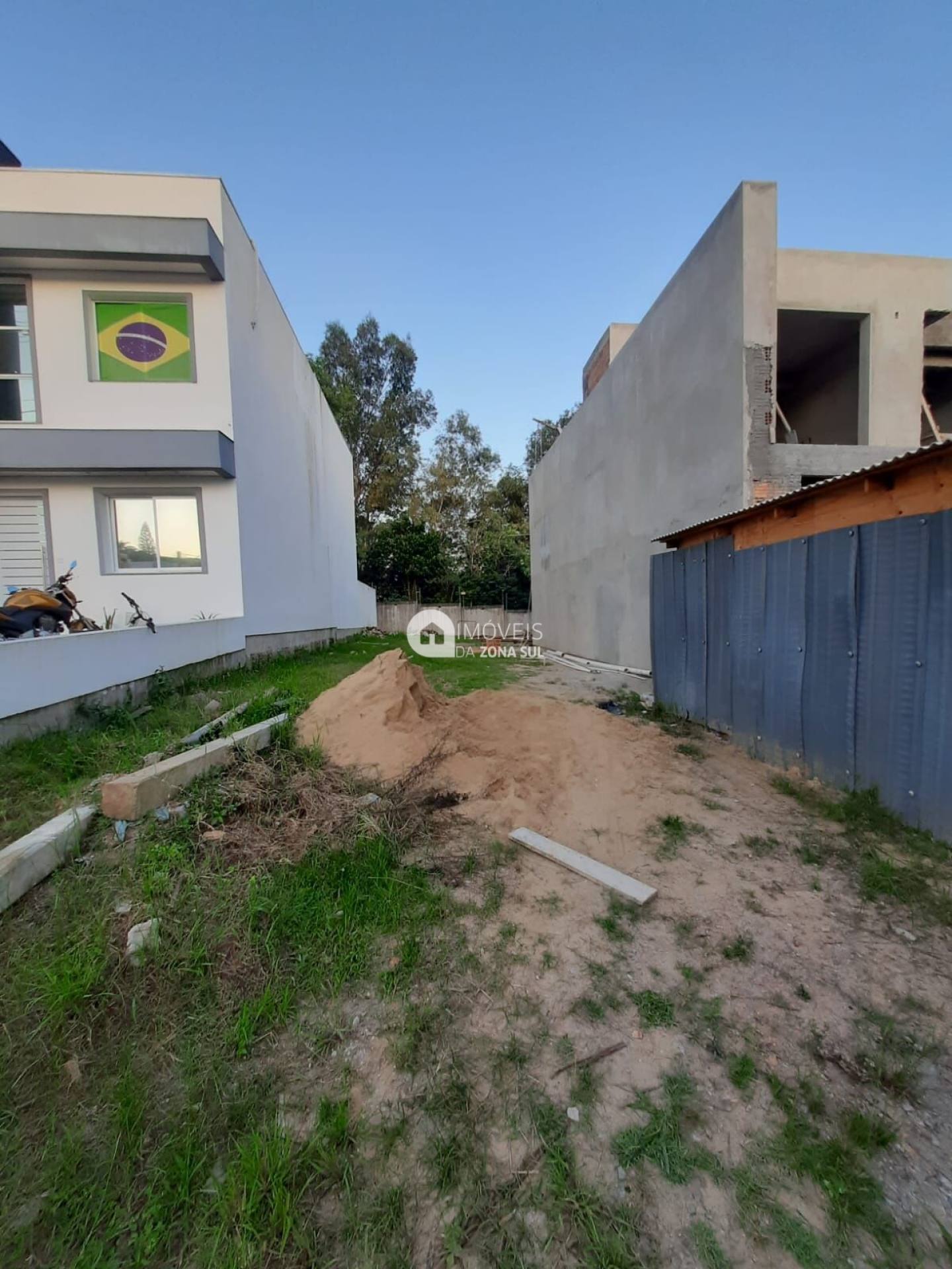 Ótimo Terreno de mais de 180m² em Condomínio Fechado no Lagos de Nova Ipanema
