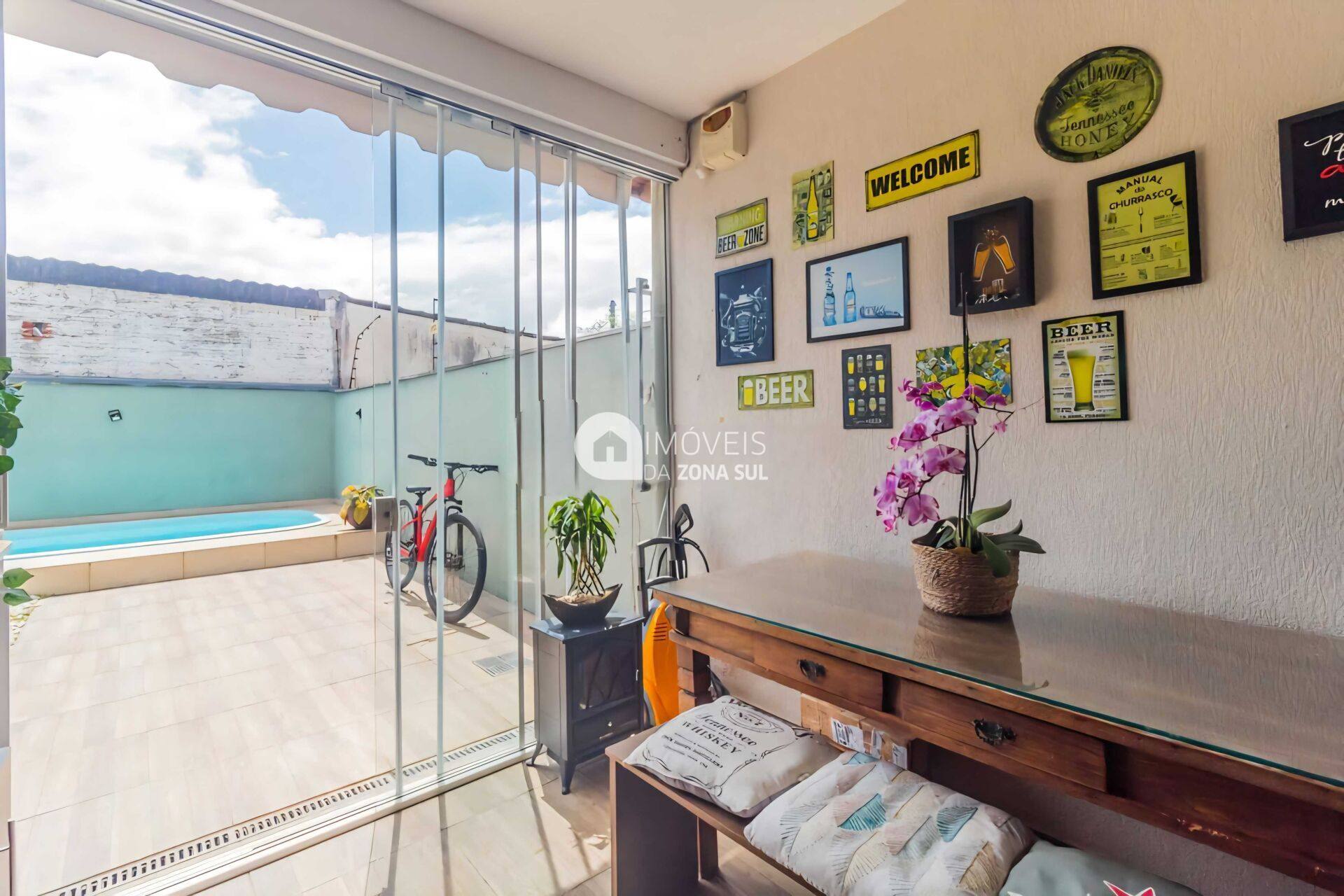 Casa para Vender com 2 vagas de garagem com 3 quartos 3 banheiros 1 suíte no bairro Espírito Santo em Porto Alegre/RS