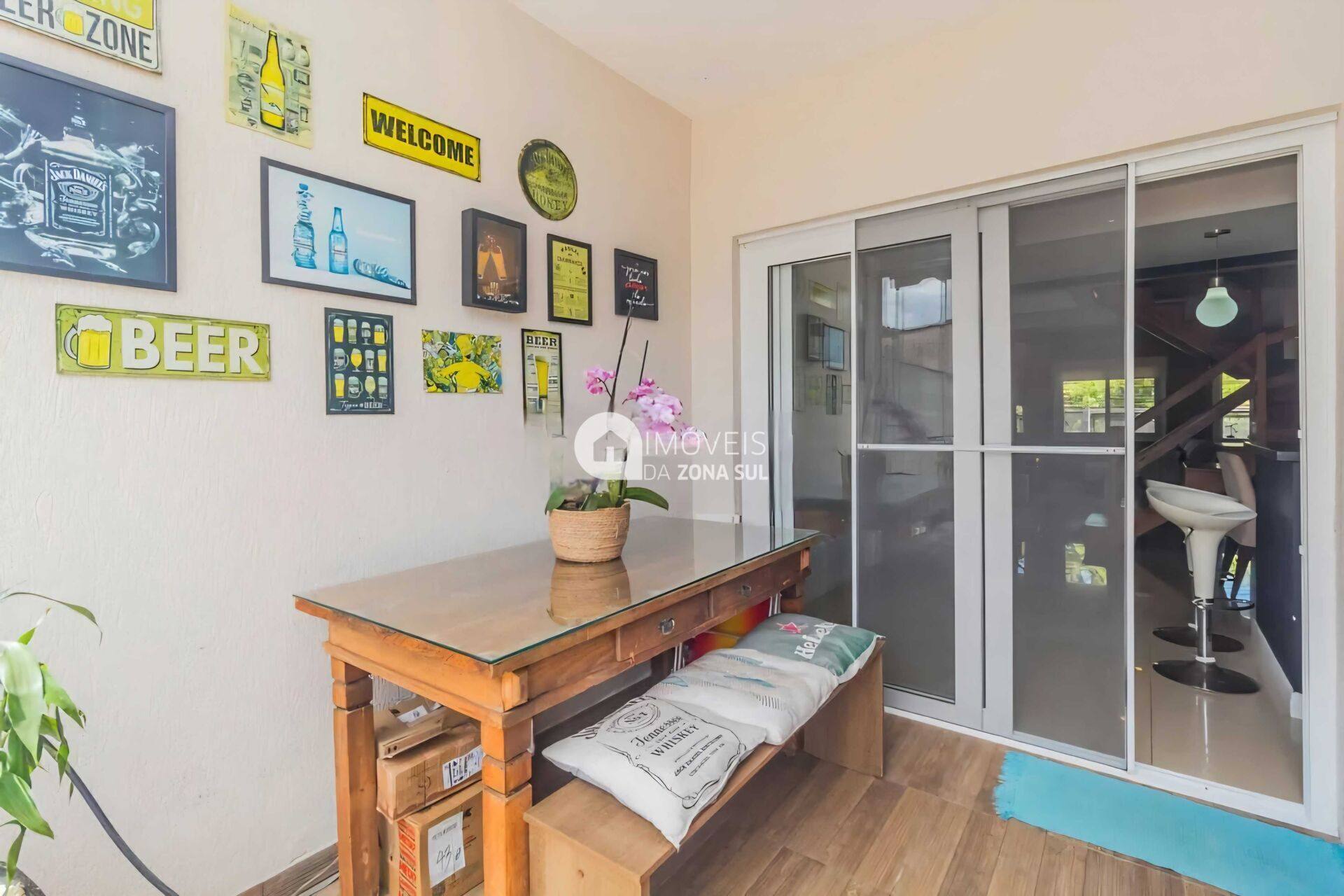 Casa para Vender com 2 vagas de garagem com 3 quartos 3 banheiros 1 suíte no bairro Espírito Santo em Porto Alegre/RS
