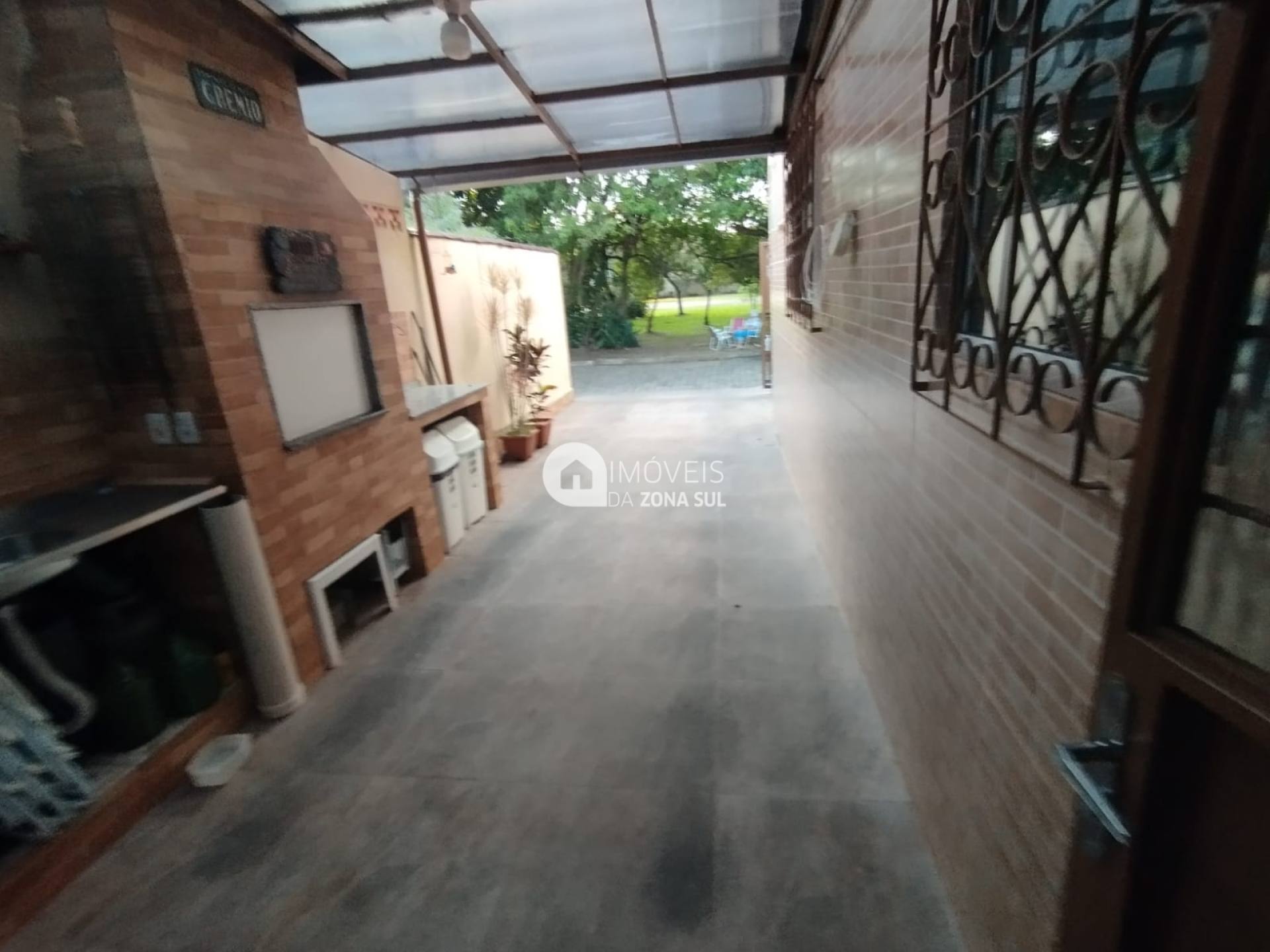 Casa para Vender com 1 vaga de garagem com 4 quartos 3 banheiros 1 suíte no bairro Restinga em Porto Alegre/RS