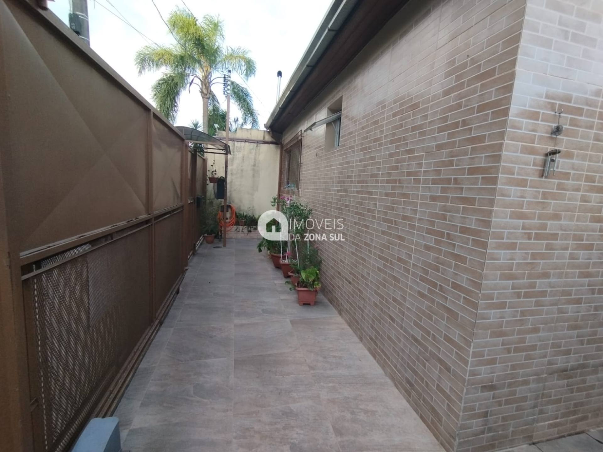 Casa para Vender com 1 vaga de garagem com 4 quartos 3 banheiros 1 suíte no bairro Restinga em Porto Alegre/RS