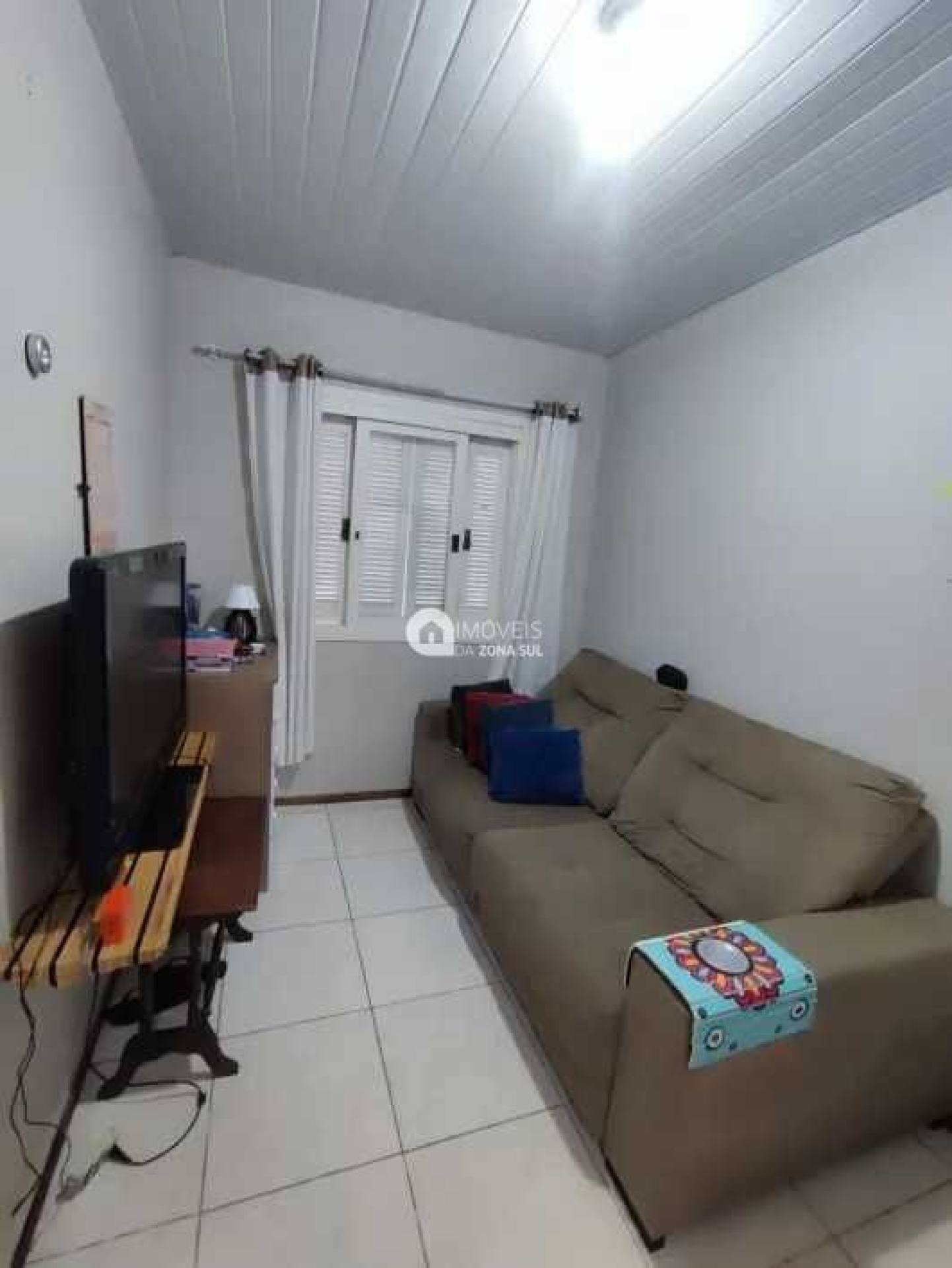 Casa para Vender com 1 vaga de garagem com 2 quartos 1 banheiro no bairro Hípica em Porto Alegre/RS