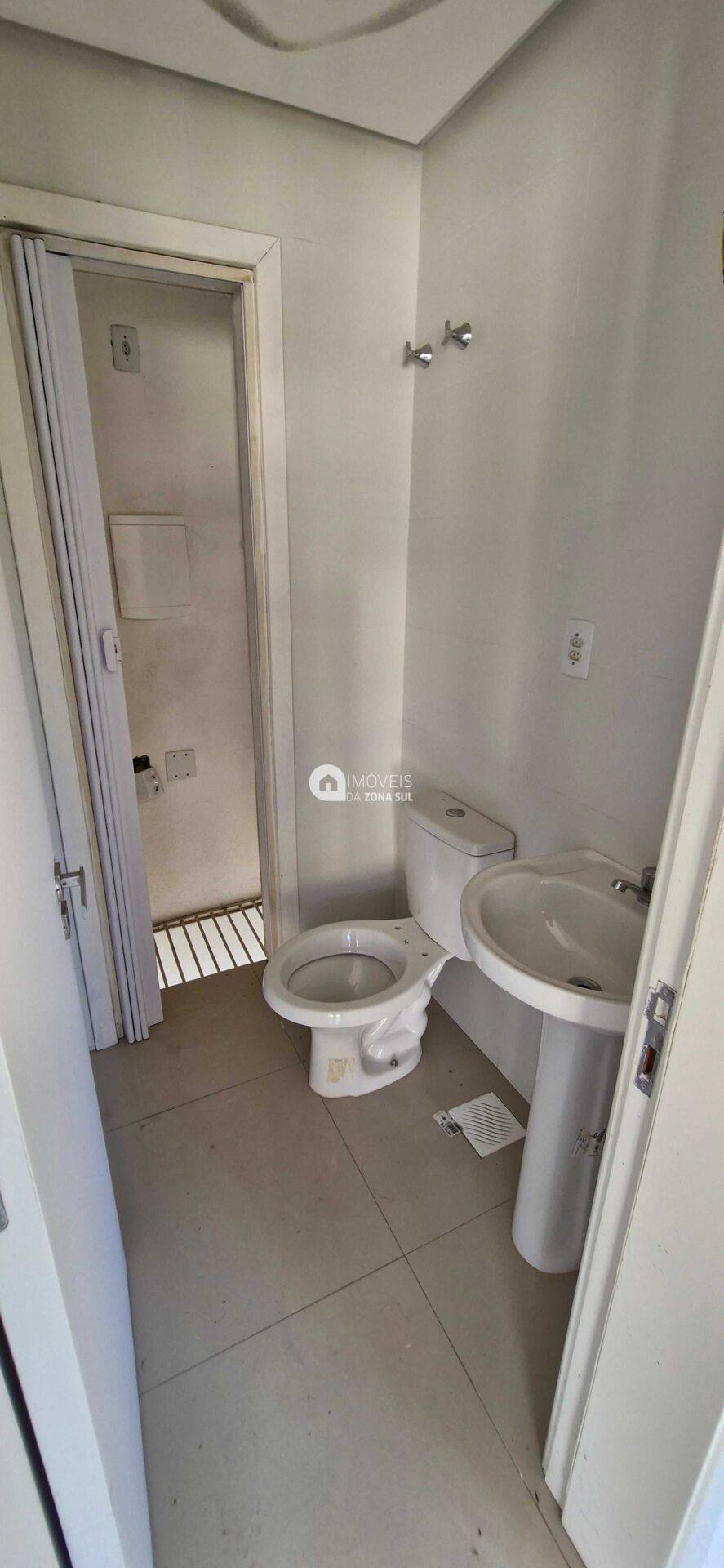 Sobrado para Vender com 1 vaga de garagem com 2 quartos 3 banheiros 1 suíte no bairro Camaquã em Porto Alegre/RS