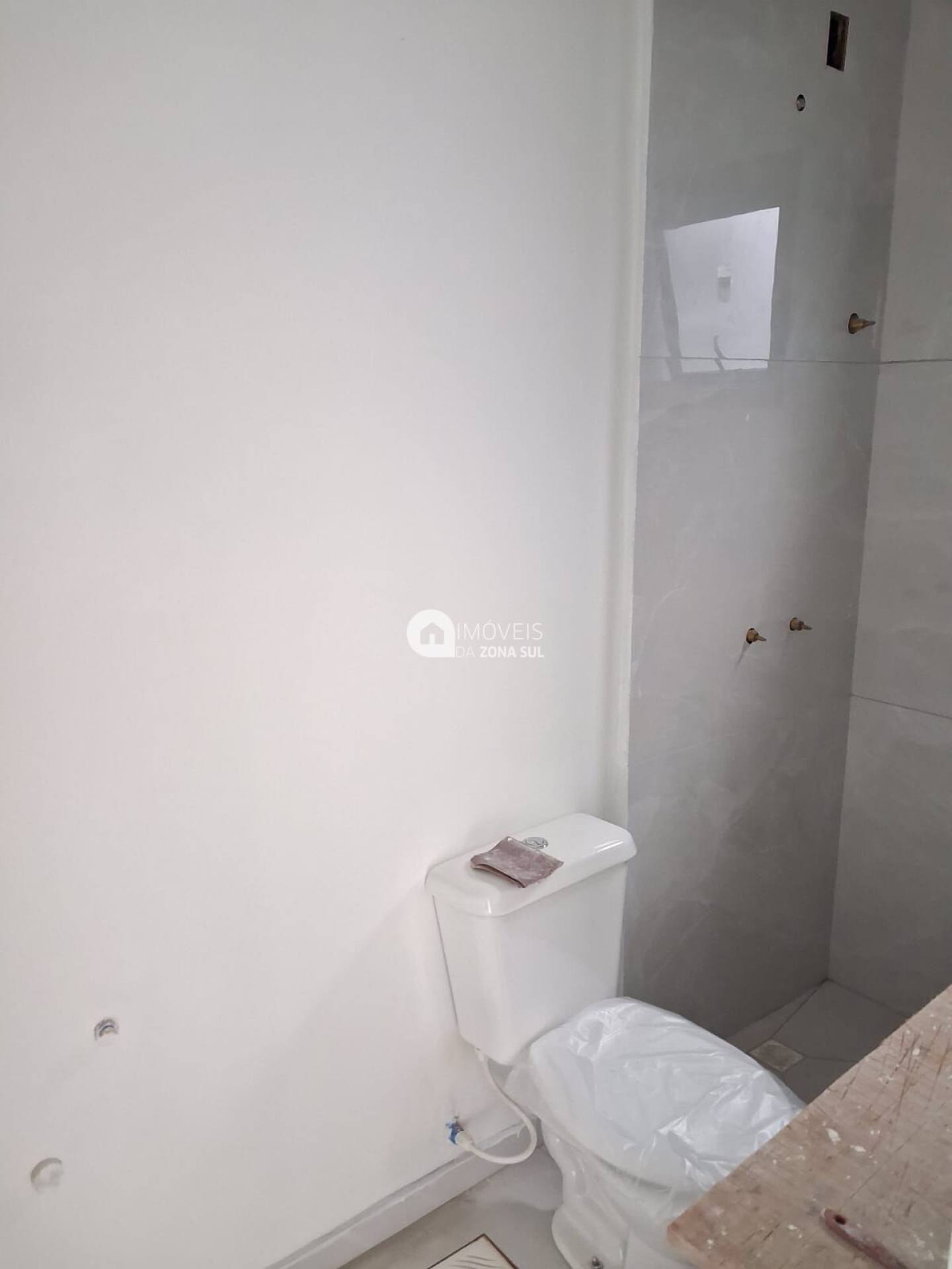 Casa para Vender com 1 vaga de garagem com 2 quartos 2 banheiros 1 suíte no bairro Hípica em Porto Alegre/RS