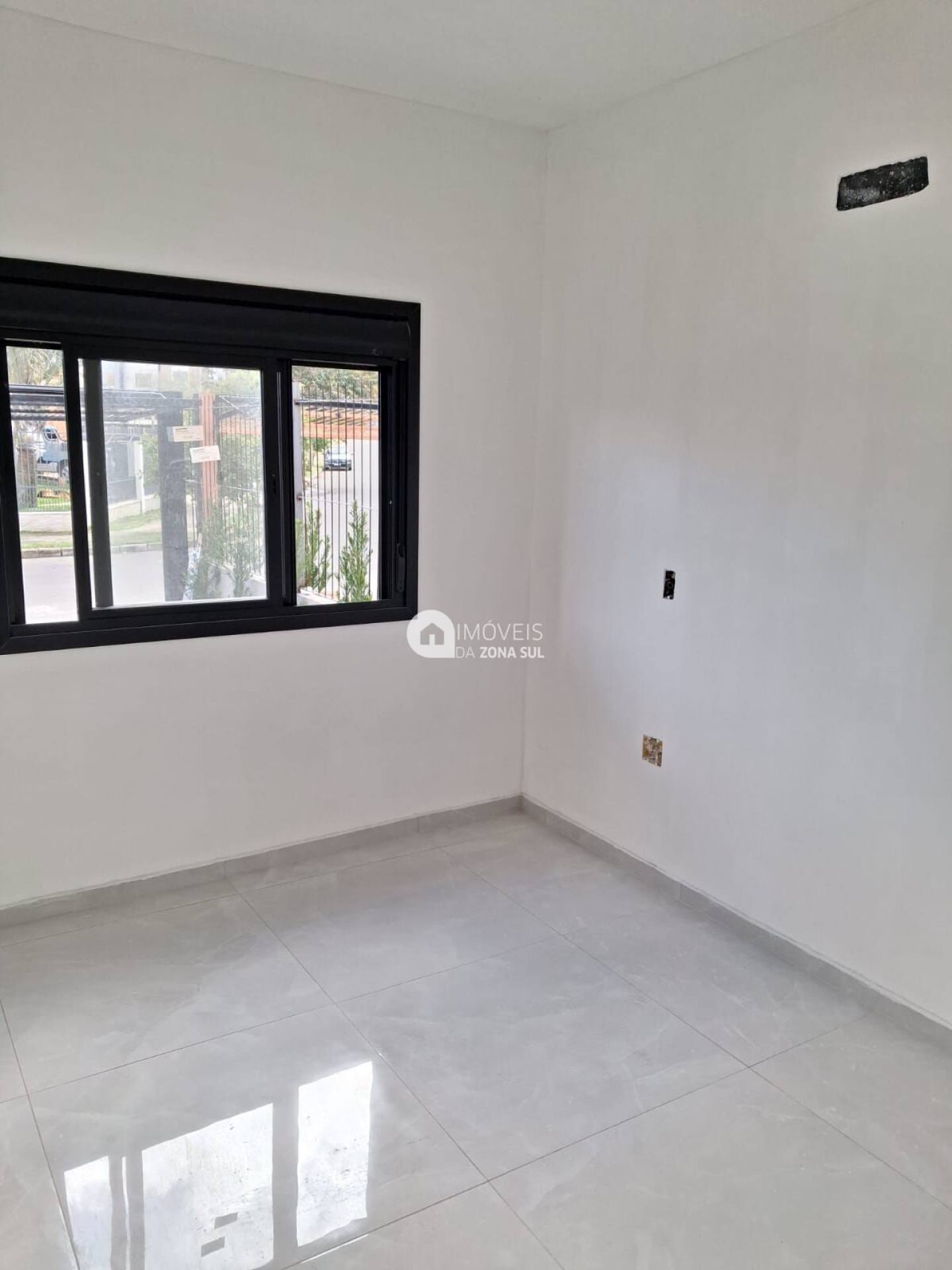 Casa para Vender com 1 vaga de garagem com 2 quartos 2 banheiros 1 suíte no bairro Hípica em Porto Alegre/RS