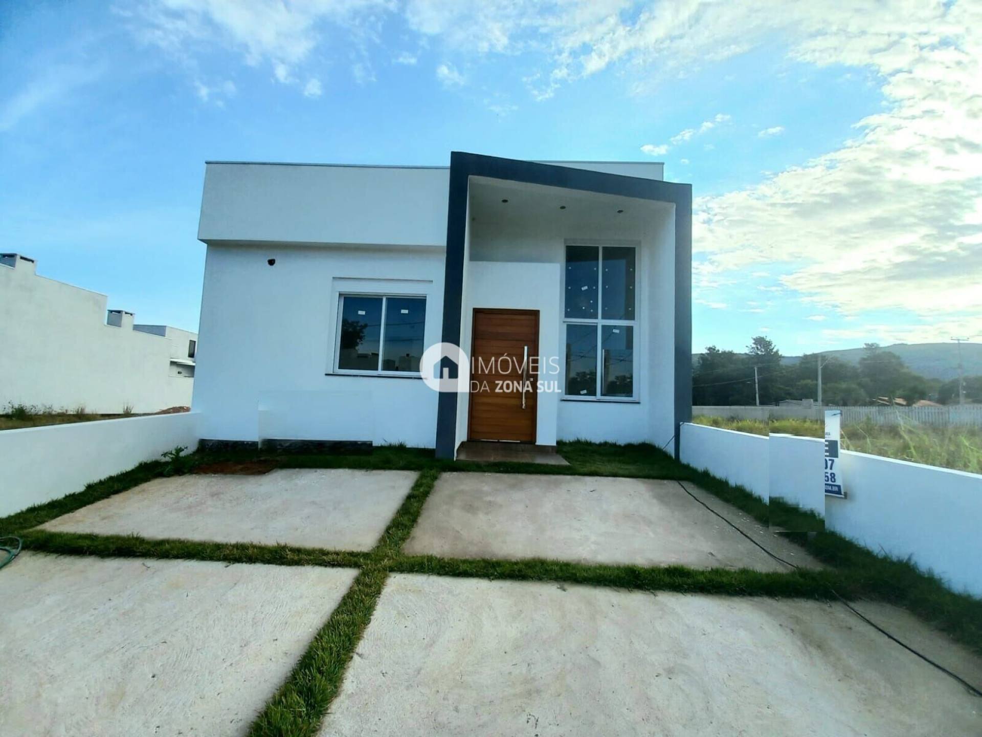 Casa para Vender com 2 vagas de garagem com 3 quartos 3 banheiros 1 suíte no bairro Hípica em Porto Alegre/RS